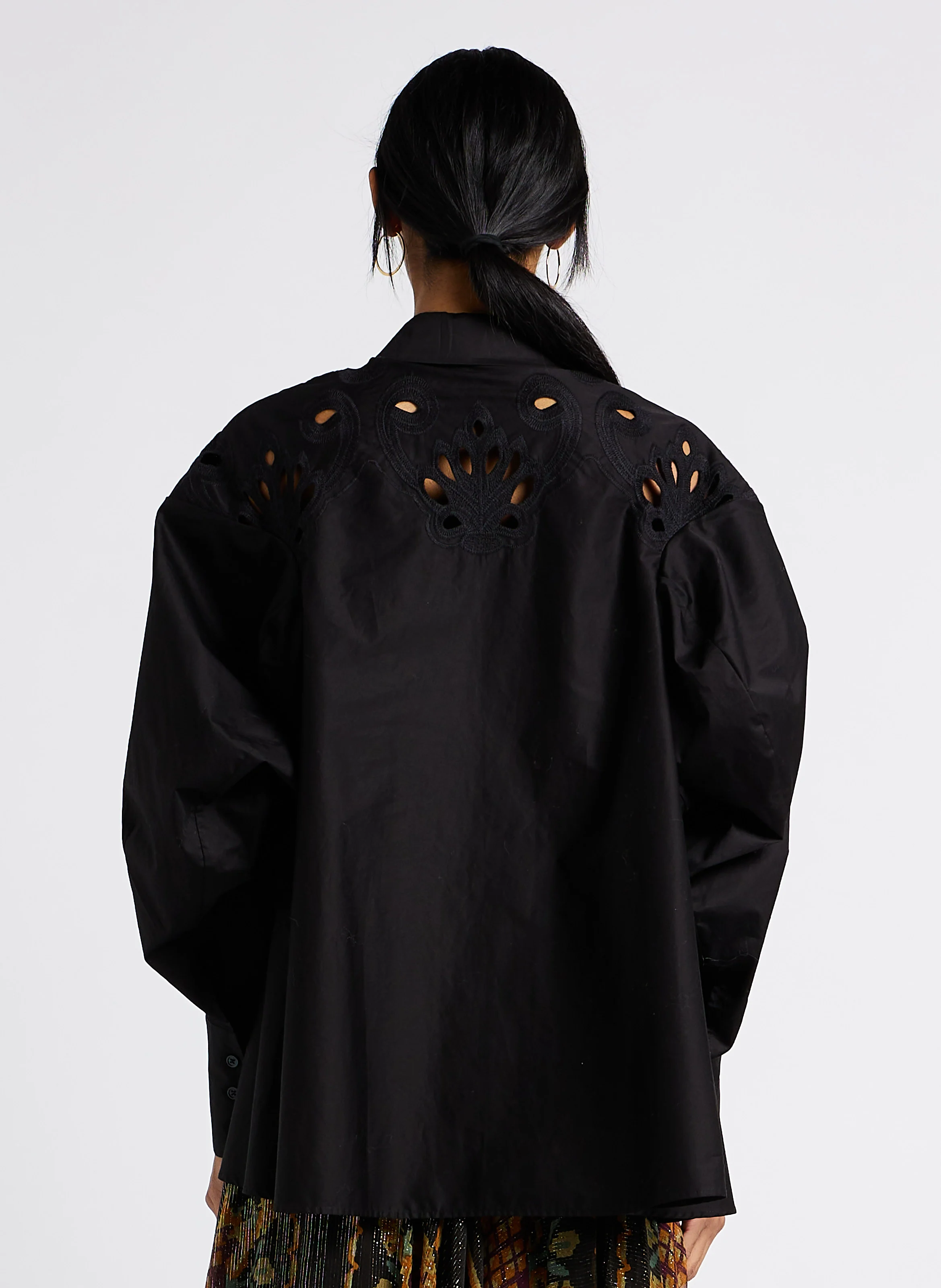 ROOTS - Blouse col classique ajourée en coton mélangé | Noir