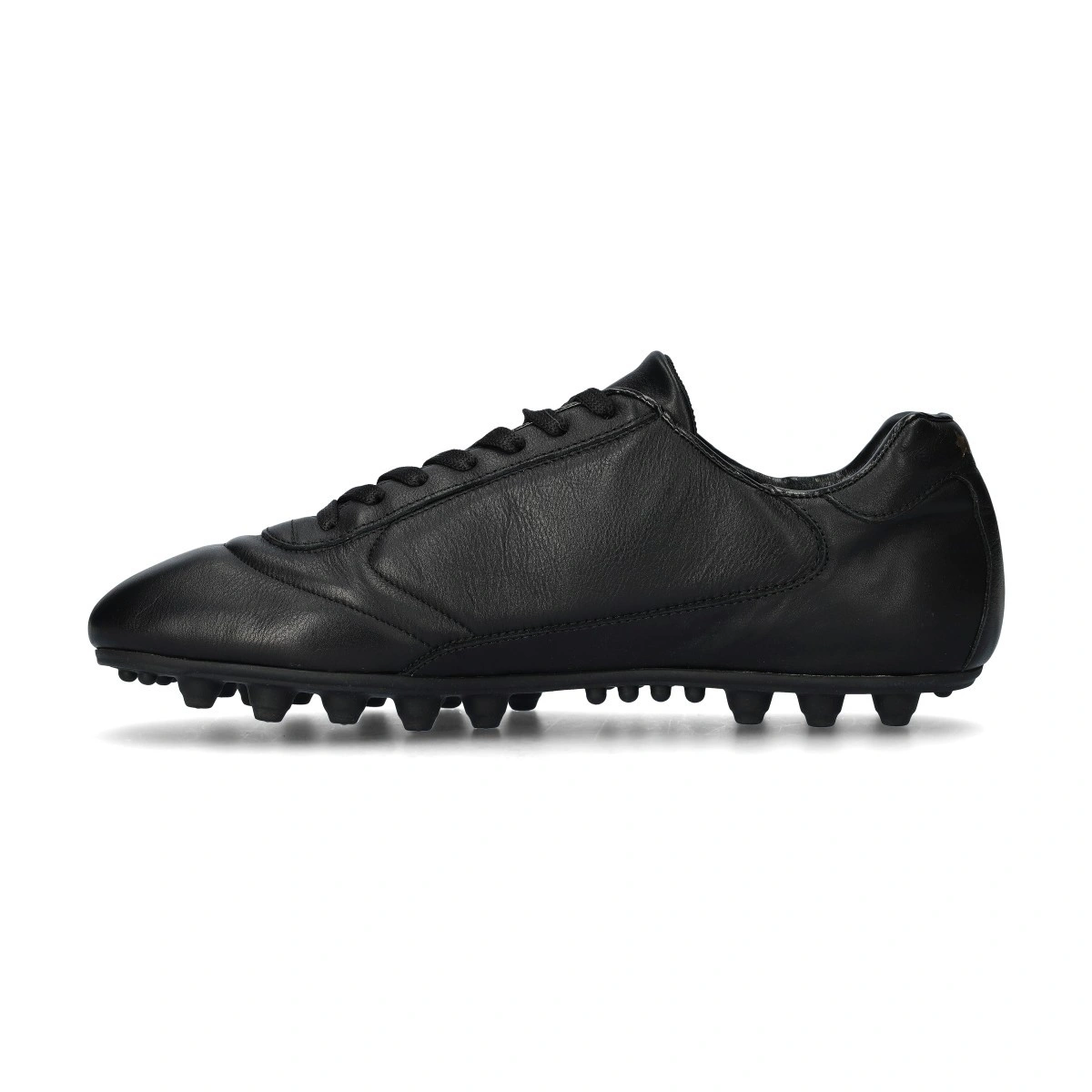 Chuteira Pantofola d´Oro Classic FG/MG