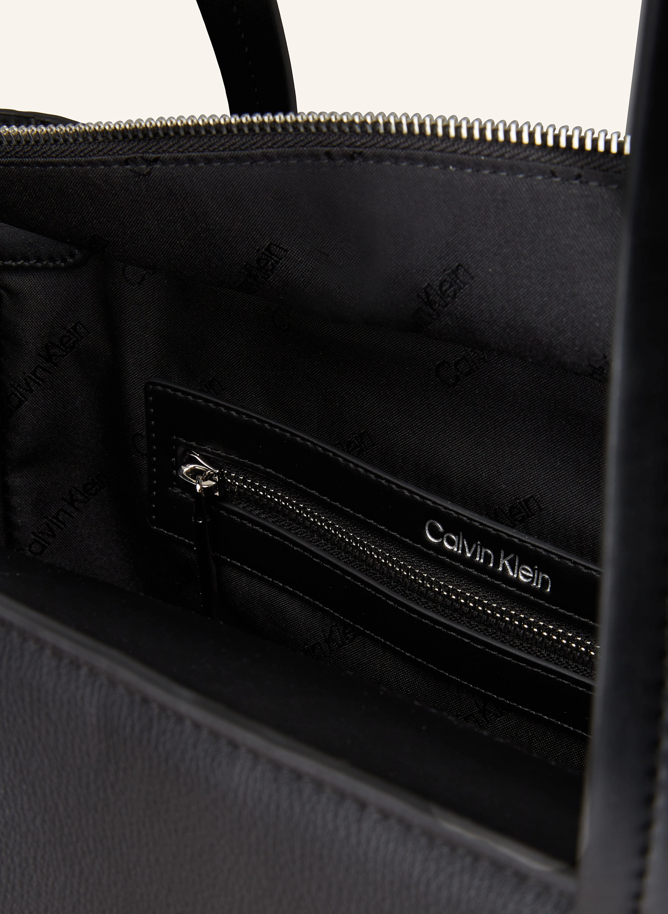 Calvin Klein Shopper