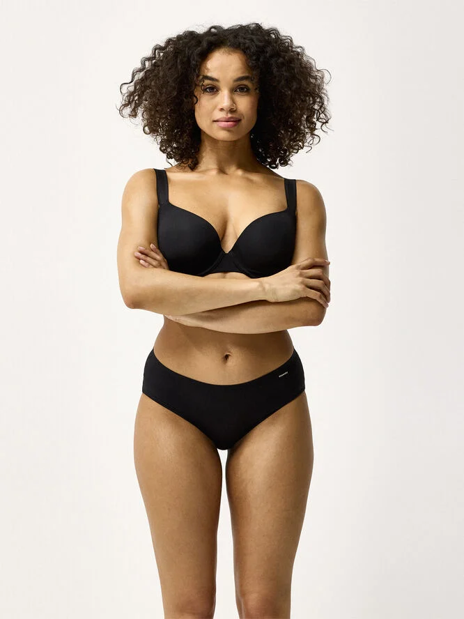 Closely Bra the T Shirt Black