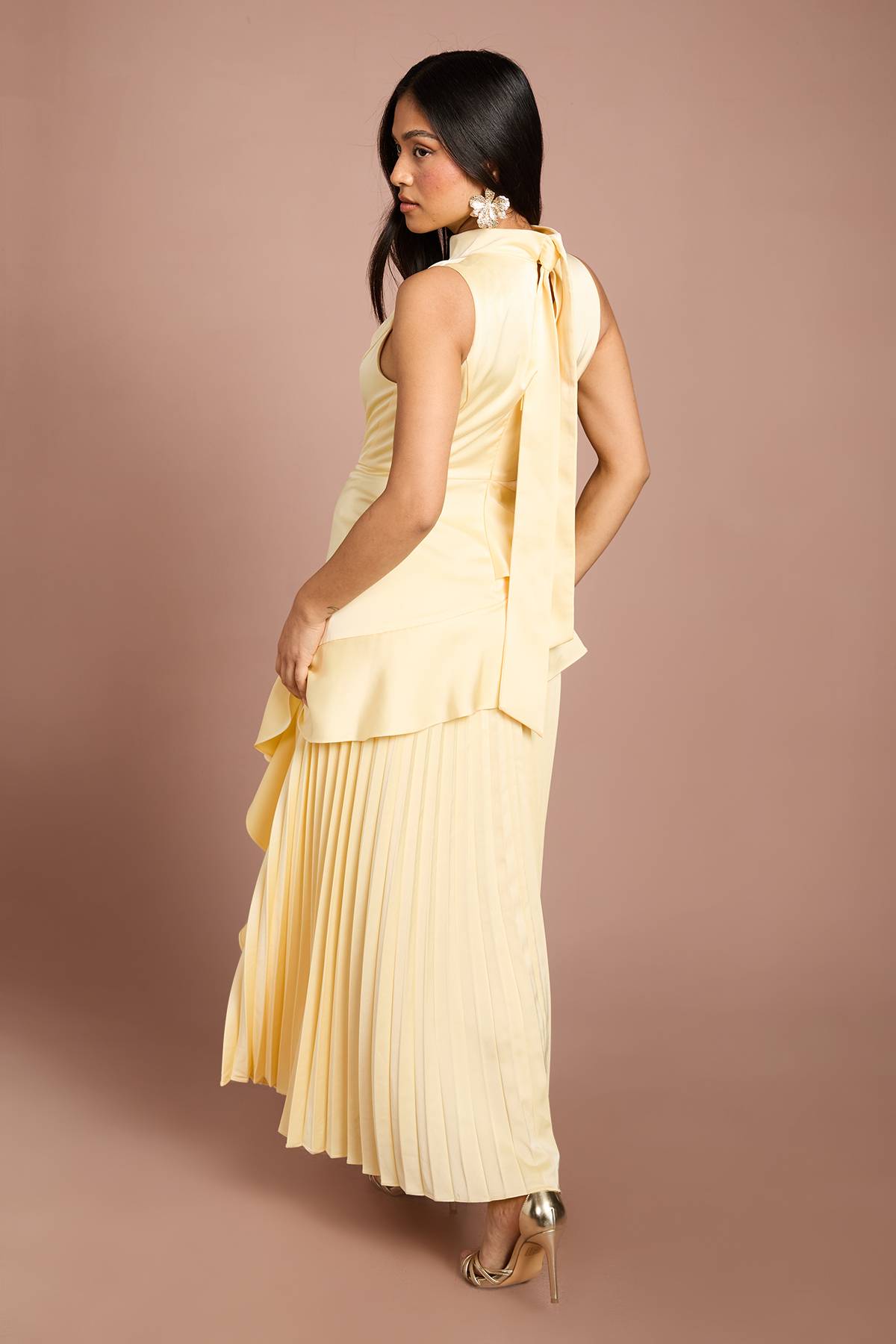 Coast Robe Petite En Crêpe Satiné Dos Sans Manches À Volants Plissés