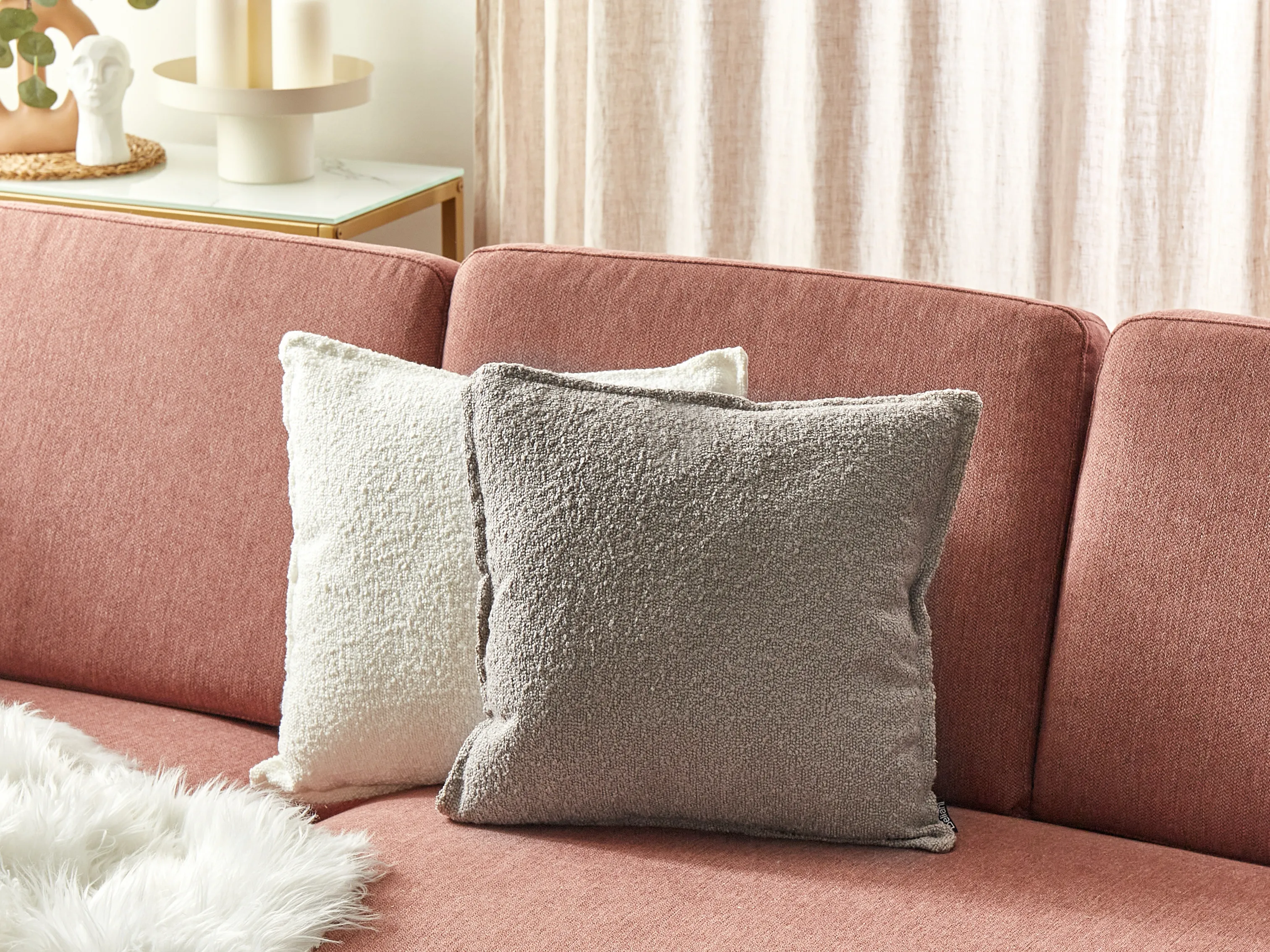 Set van 2 sierkussens SENECIA Bouclé 45 x 45 cm Beige effen