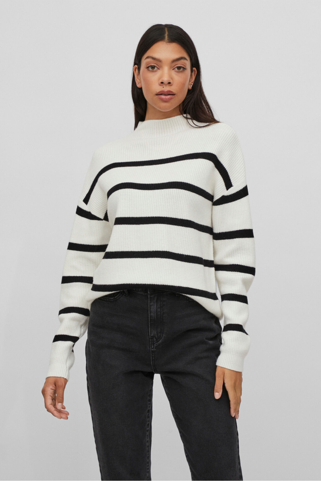 Suéter feminino de gola alta e mangas compridas - Branco