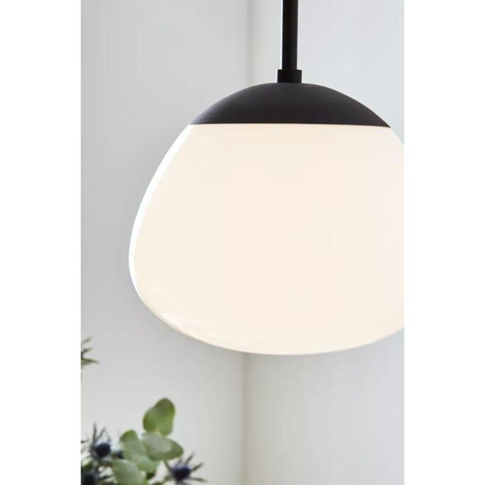TAKLAMPE MARKSLÖJD RISE SVART/HVIT E27