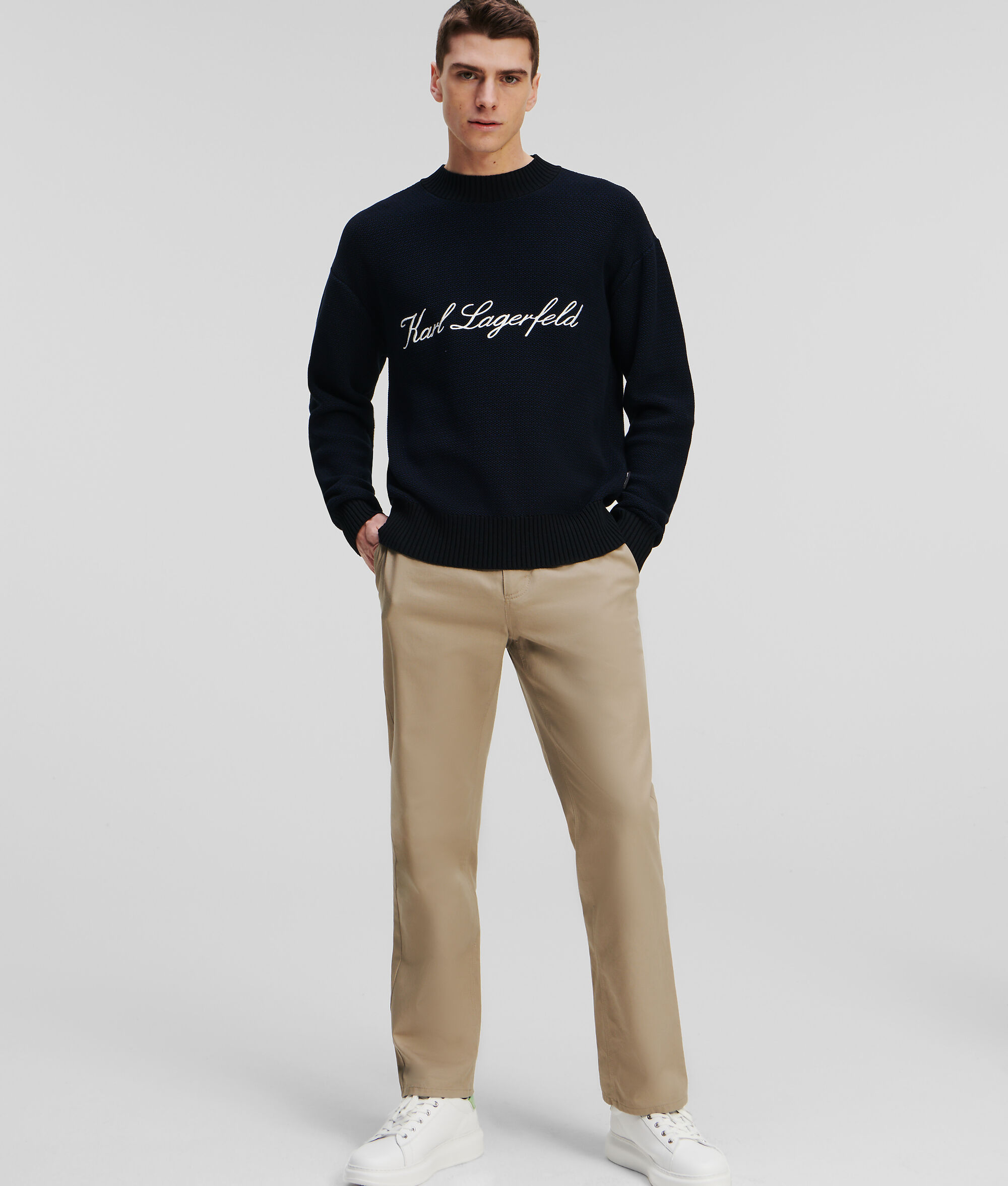 PULL EN TRICOT HOTEL KARL
