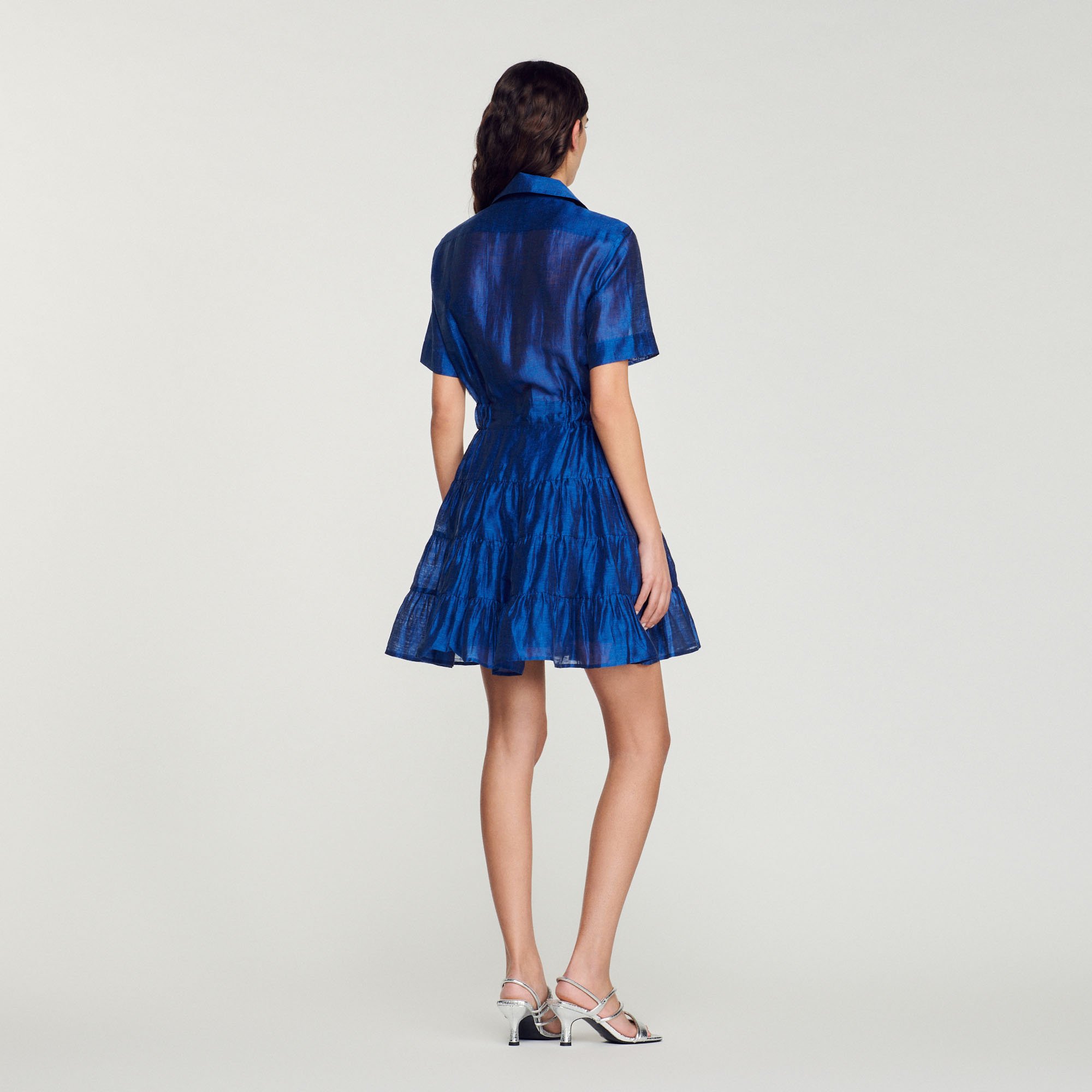 Robe courte volantee