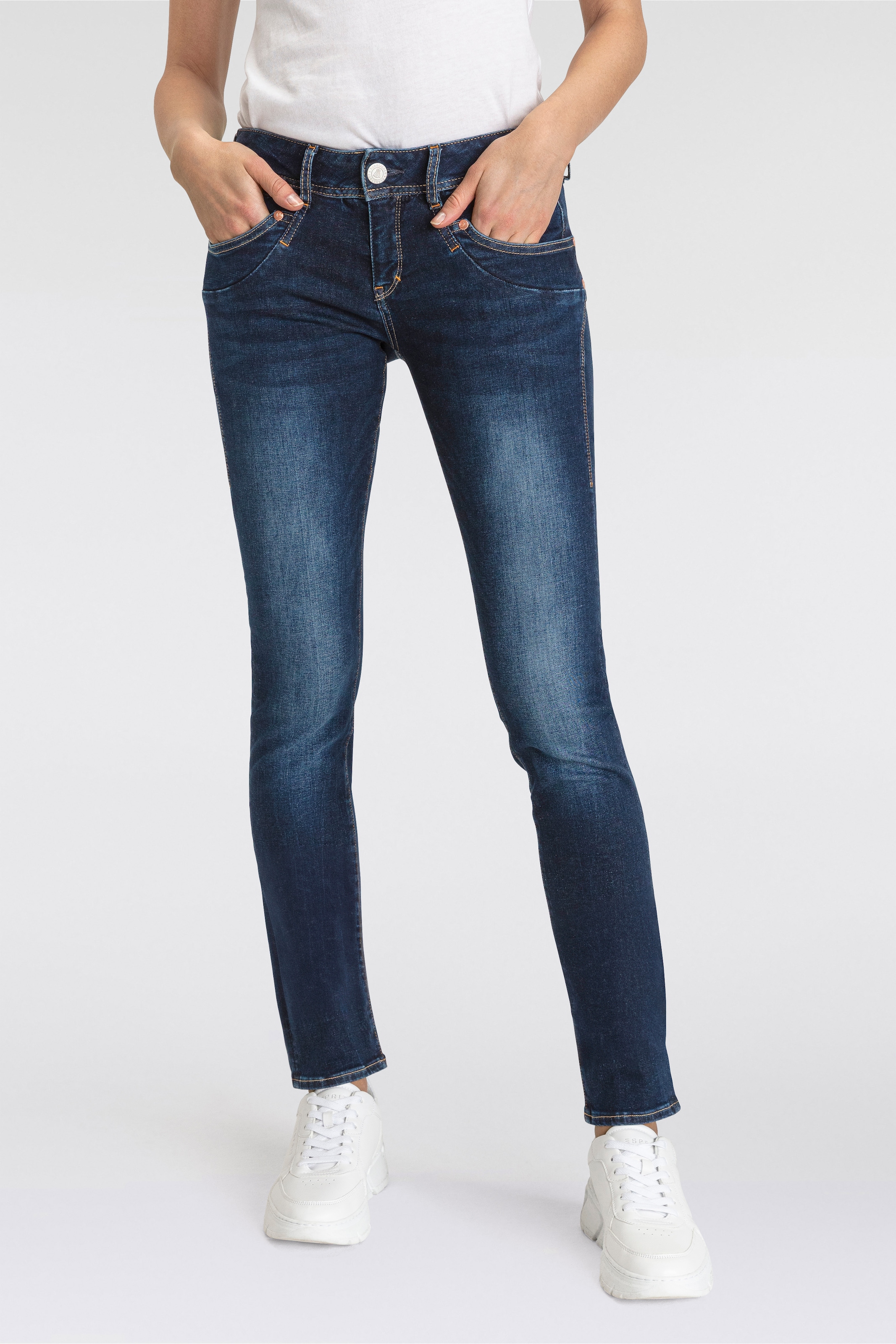 Herrlicher Slim-fit-Jeans »Piper Slim Denim«, mit Zierknöpfen an den Gesässtaschen