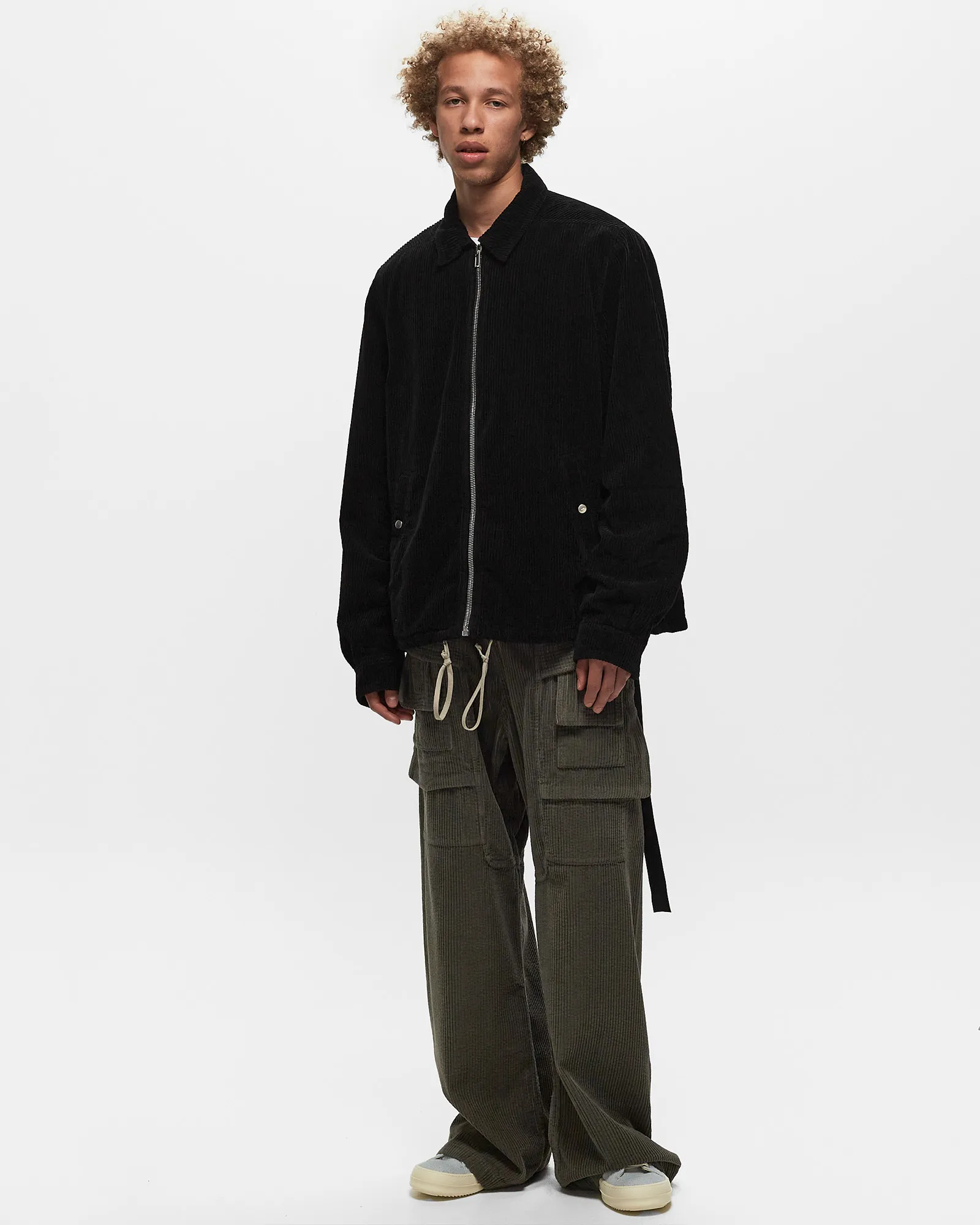Jaqueta Rick Owens DRKSHDW com forro acolchoado e fechamento frontal em zíper.