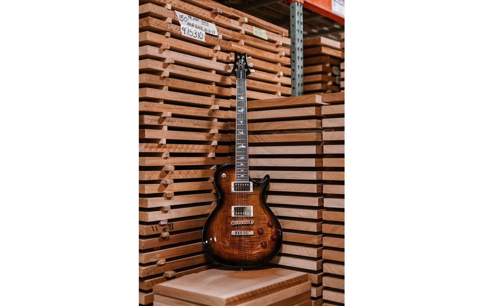 E-Gitarre SE McCarty 594 Singlecut – Black Gold Burst<br>E-Gitarre mit Humbucker-Pickups und Vintage-Sound