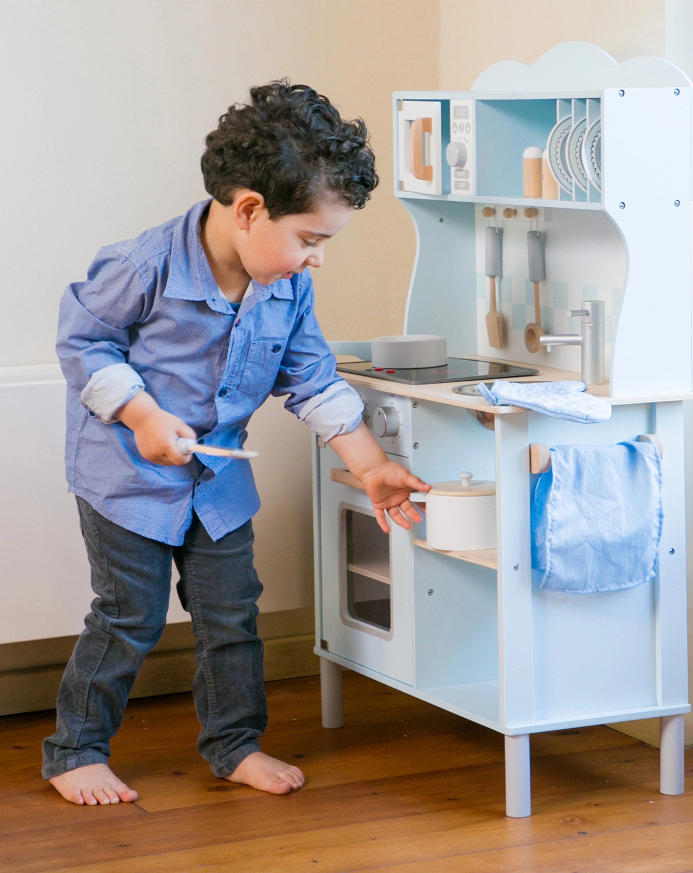 Kinderküche BON APPETIT MODERN mit Zubehör in hellblau/natur