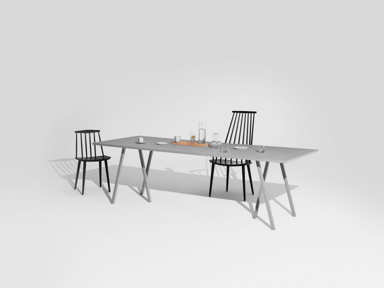 Hay Loop Stand High tafel 250x92,5 zwart onderstel - zwart linoleum