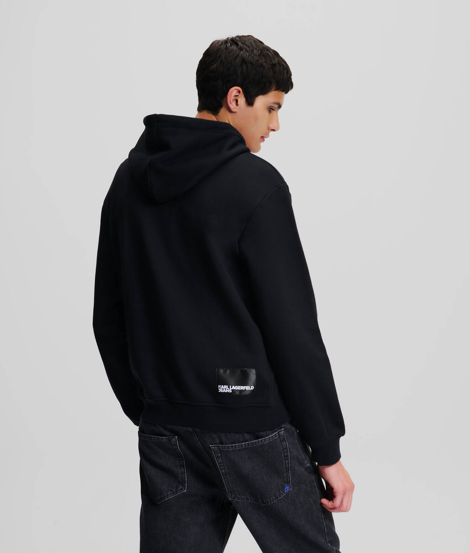 SWEAT À CAPUCHE AVEC LOGO EN ALUMINIUM KLJ