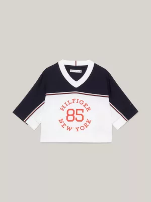 Camiseta de malha com o logotipo da universidade