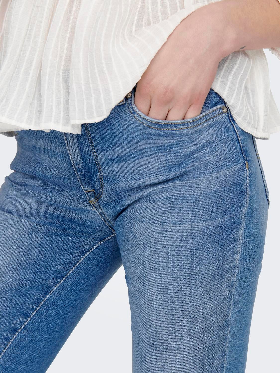 ONLALICIA Mittlere Taille Gerade geschnitten Jeans Medium Blue Denim