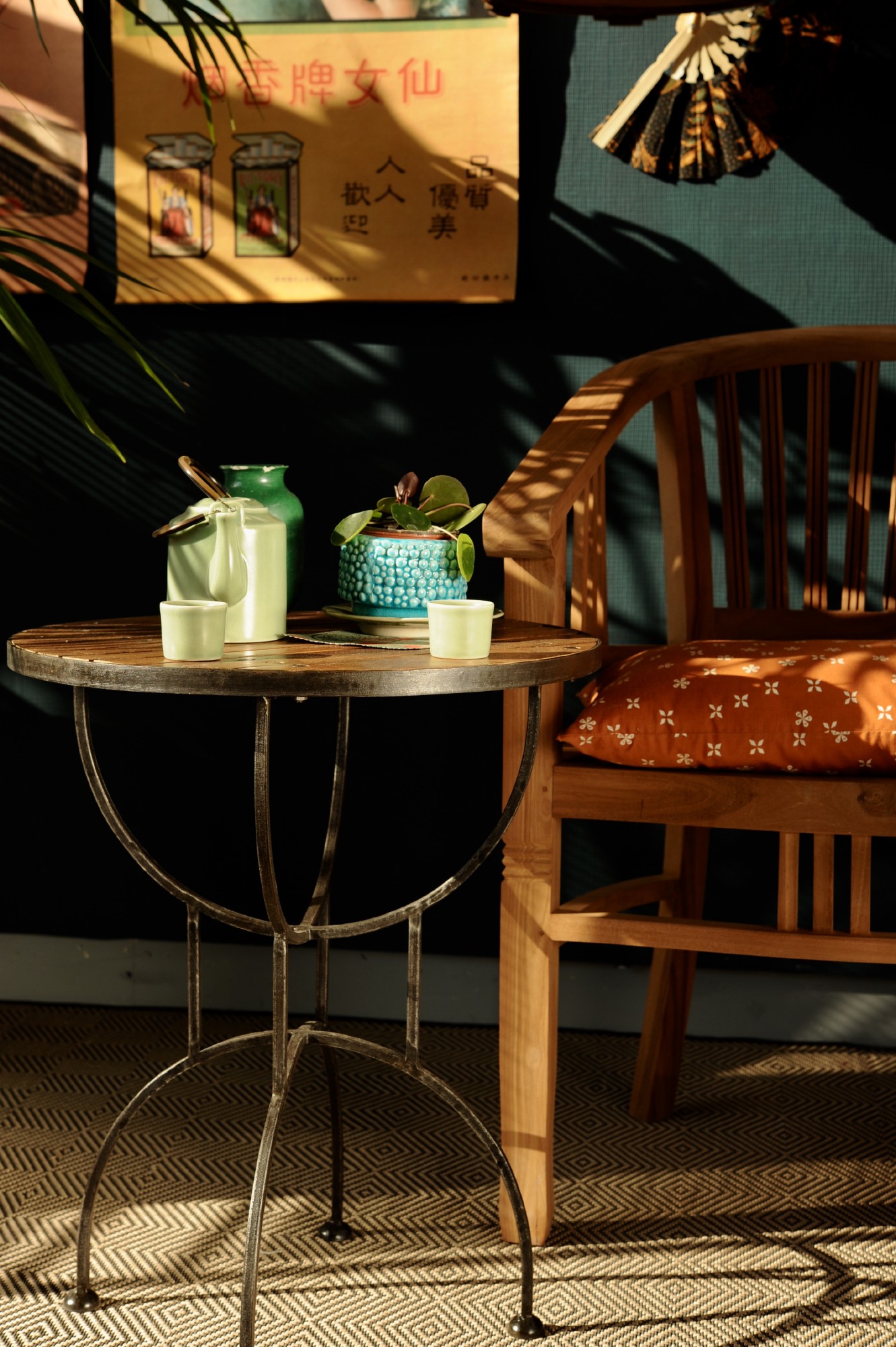 Bistrotisch / Beistelltisch mit Teakplanken, braun, H 60 cm, Ø 50 cm von fischer's lagerhaus