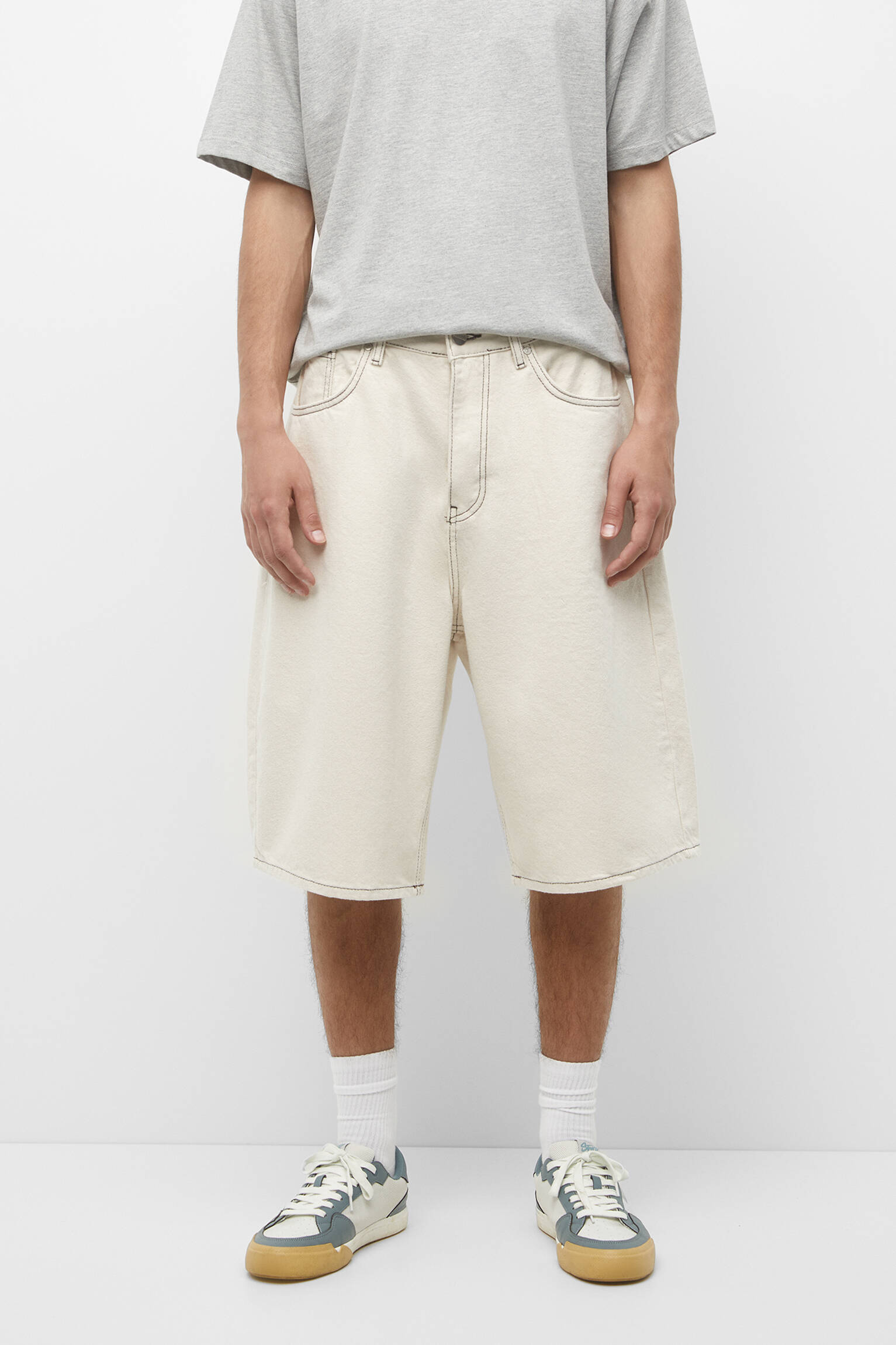 Bermuda jeans de perna larga - Corte folgado - Cru