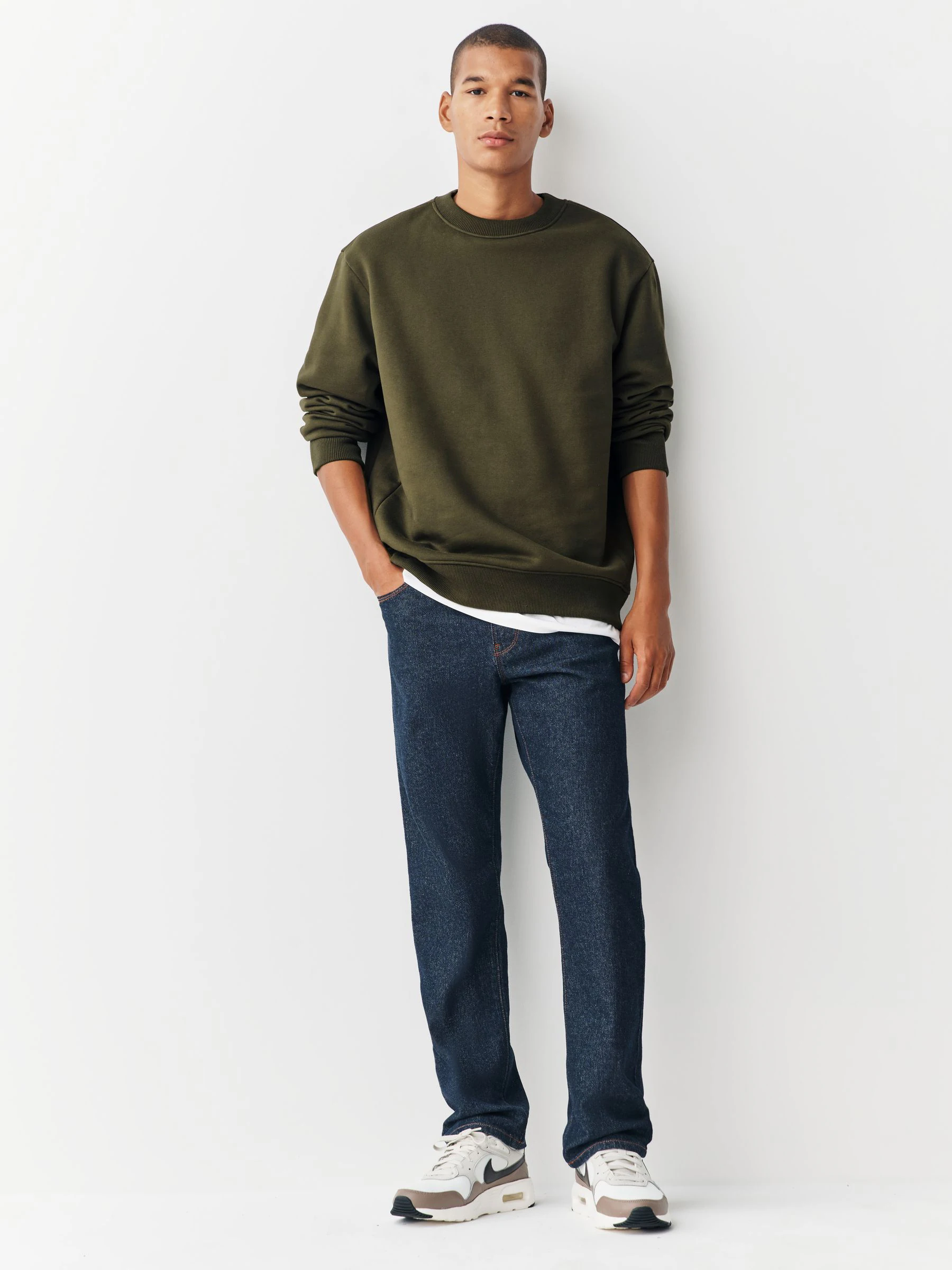 Kakigroen - Normale Pasvorm - Dik sweatshirt met ronde hals en hoog katoengehalte