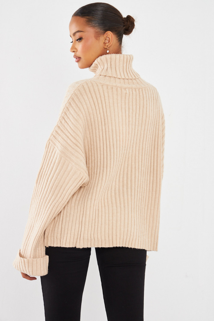 Pull côtelé à col roulé beige