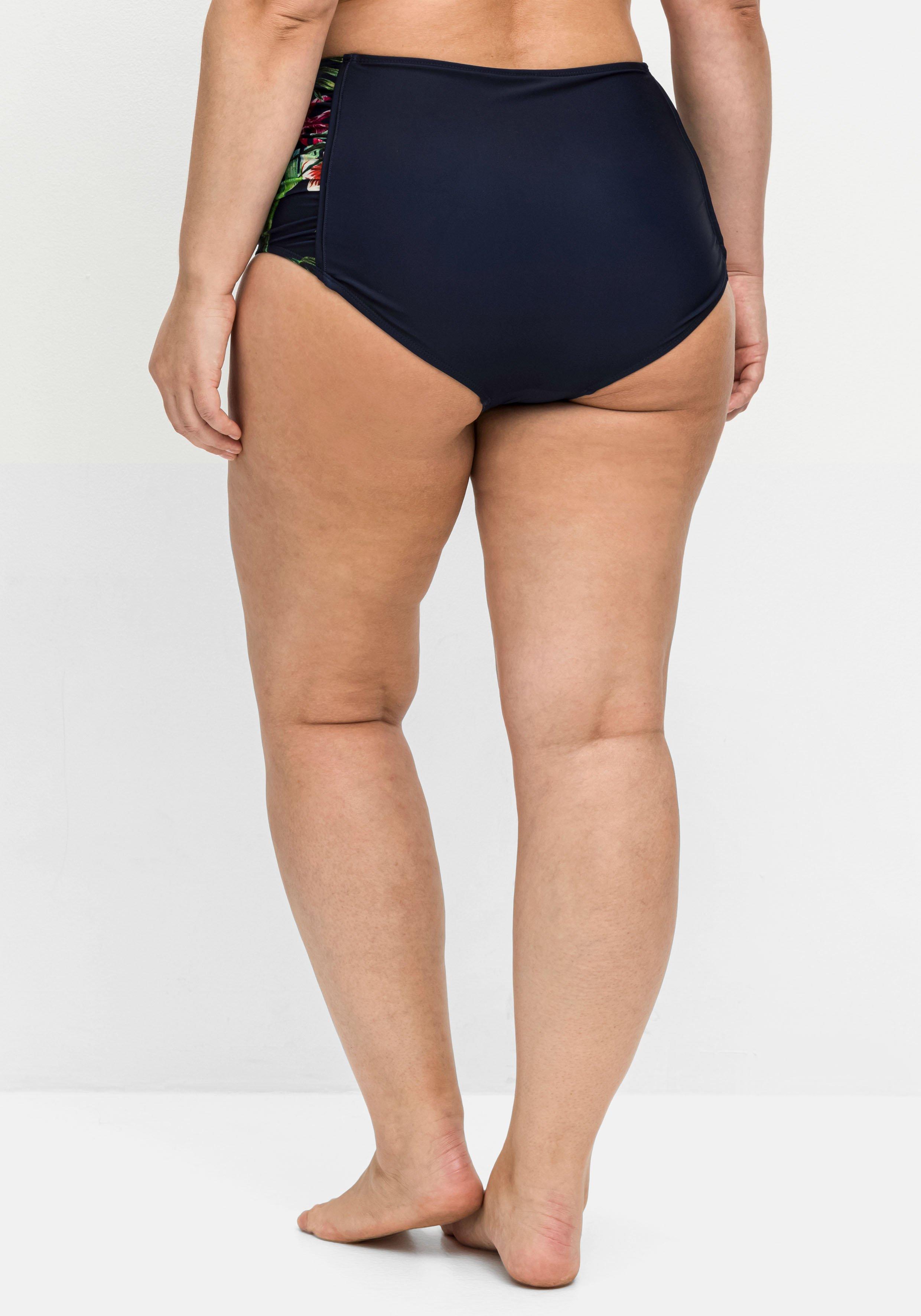 Bikinihose in hohem Schnitt, mit Blumendruck