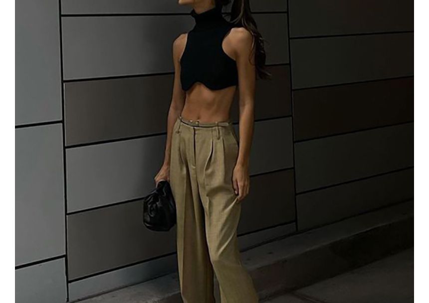 Sensarra - Tanktop met col en effen cropped mouwen