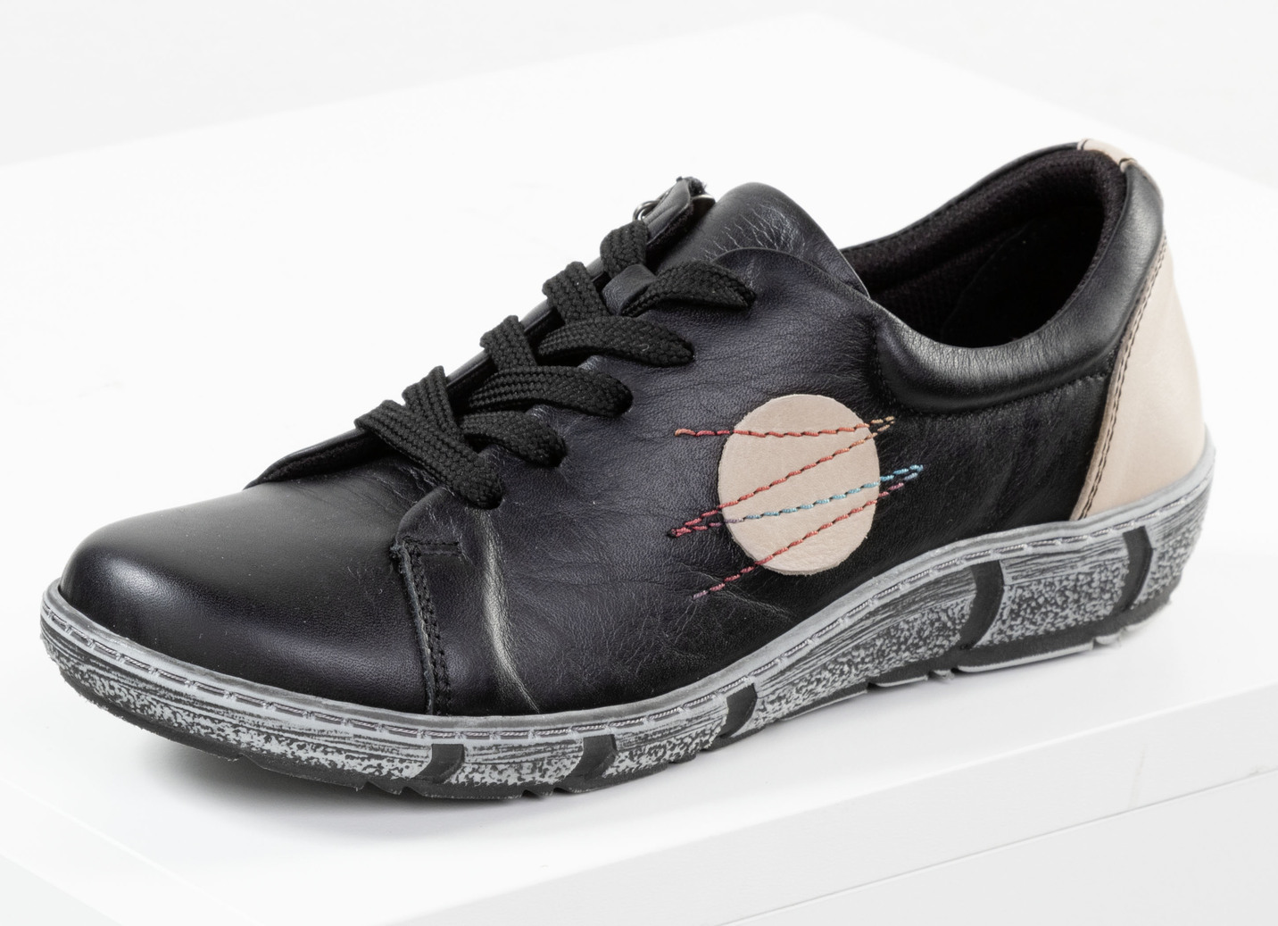 Gemini Schnürschuh mit Lederapplikation und Ziersteppung