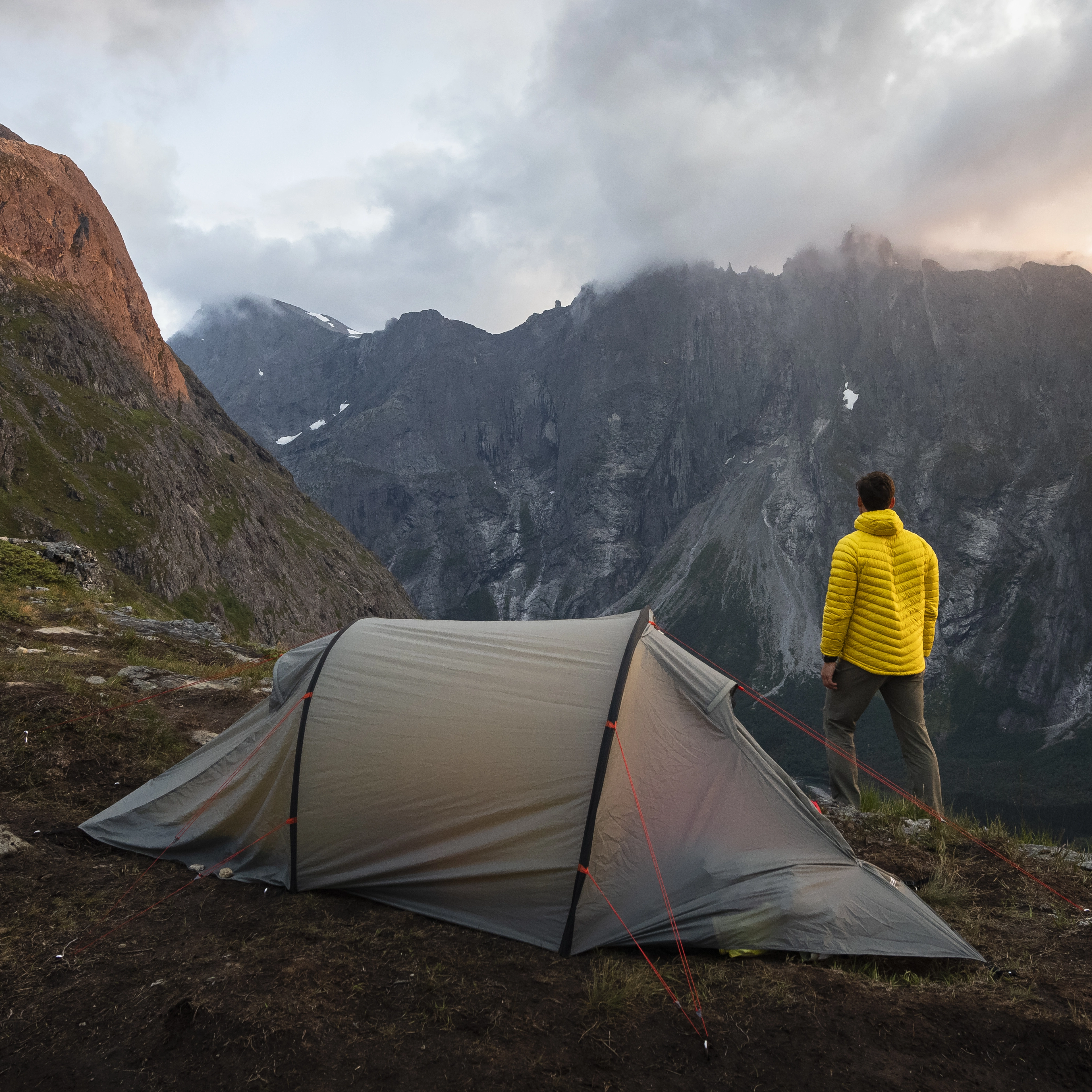 Romsdal 2-Person Tent Solid Light Grey