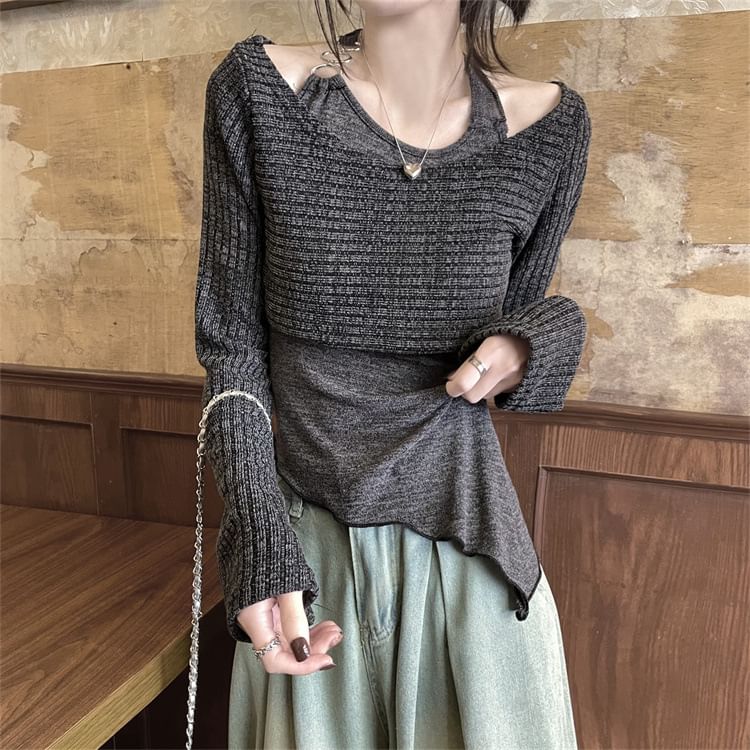 Allinya - Set: Uitlopende, geribbelde crop top met mouwen + asymmetrische haltertop