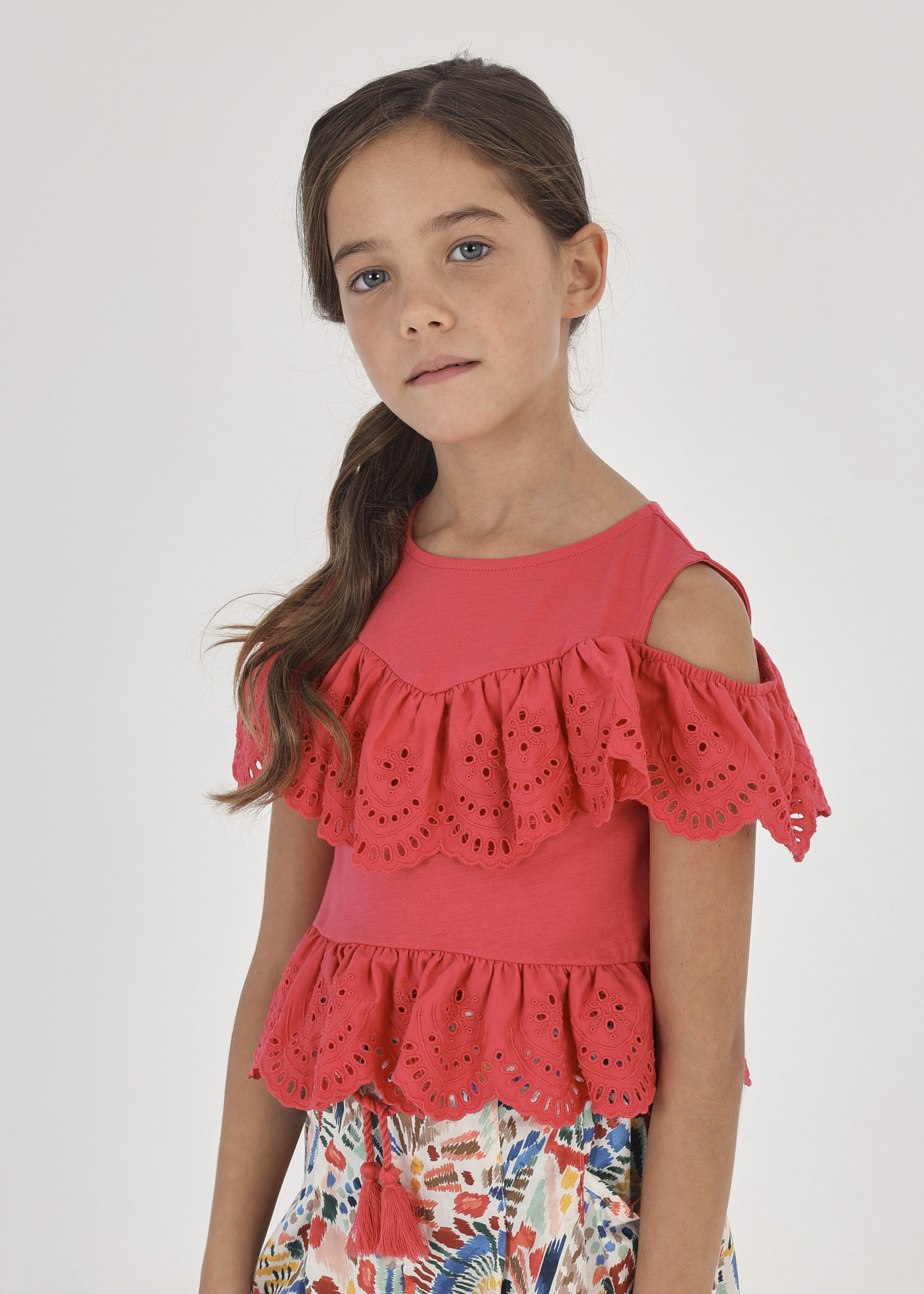 Blusa com bordados em algodão sustentável para meninas
