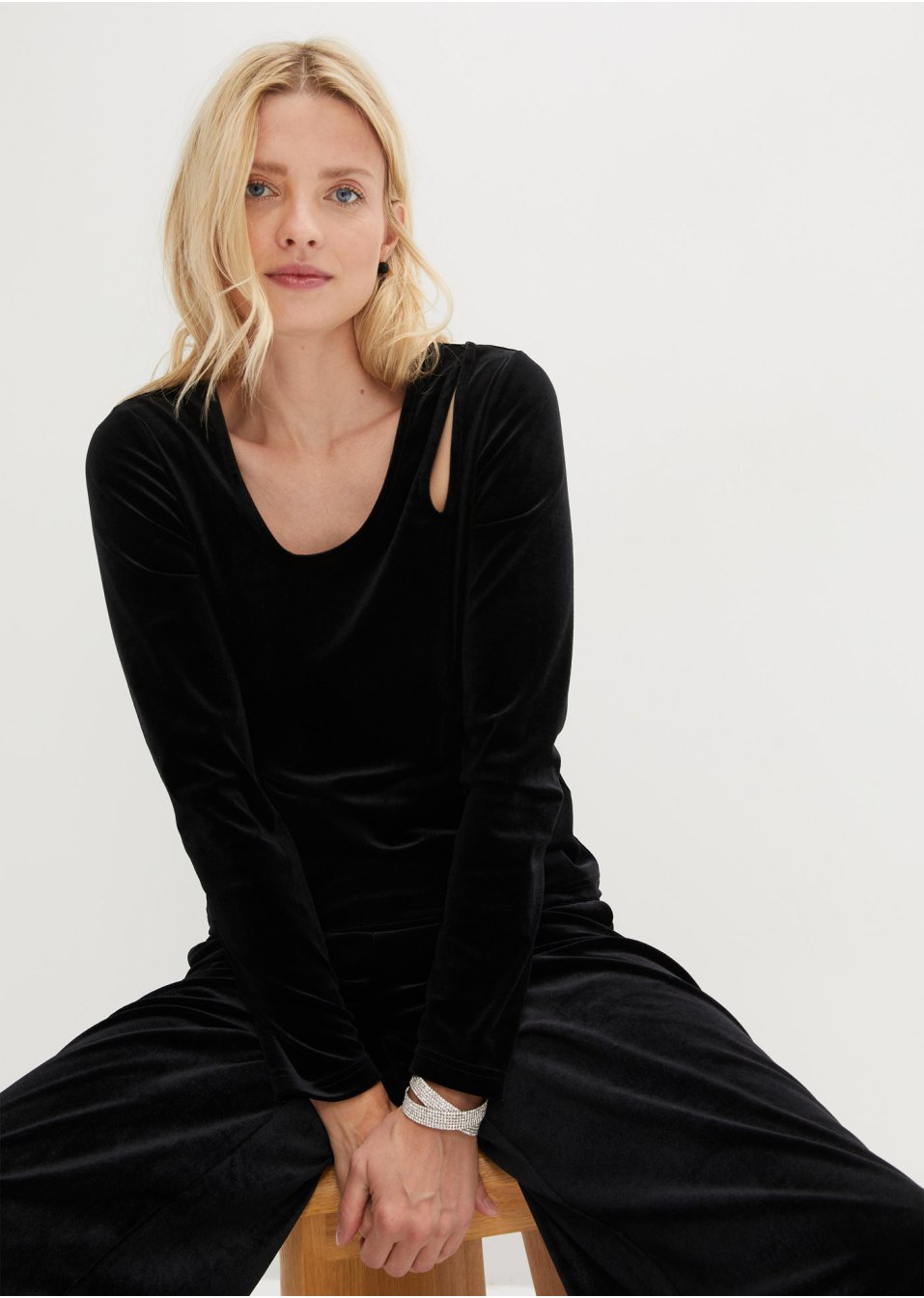 T-shirt en velours avec découpe