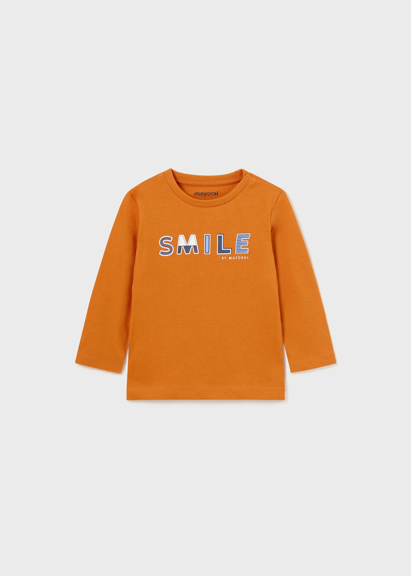 Camiseta infantil Better Cotton com letras
