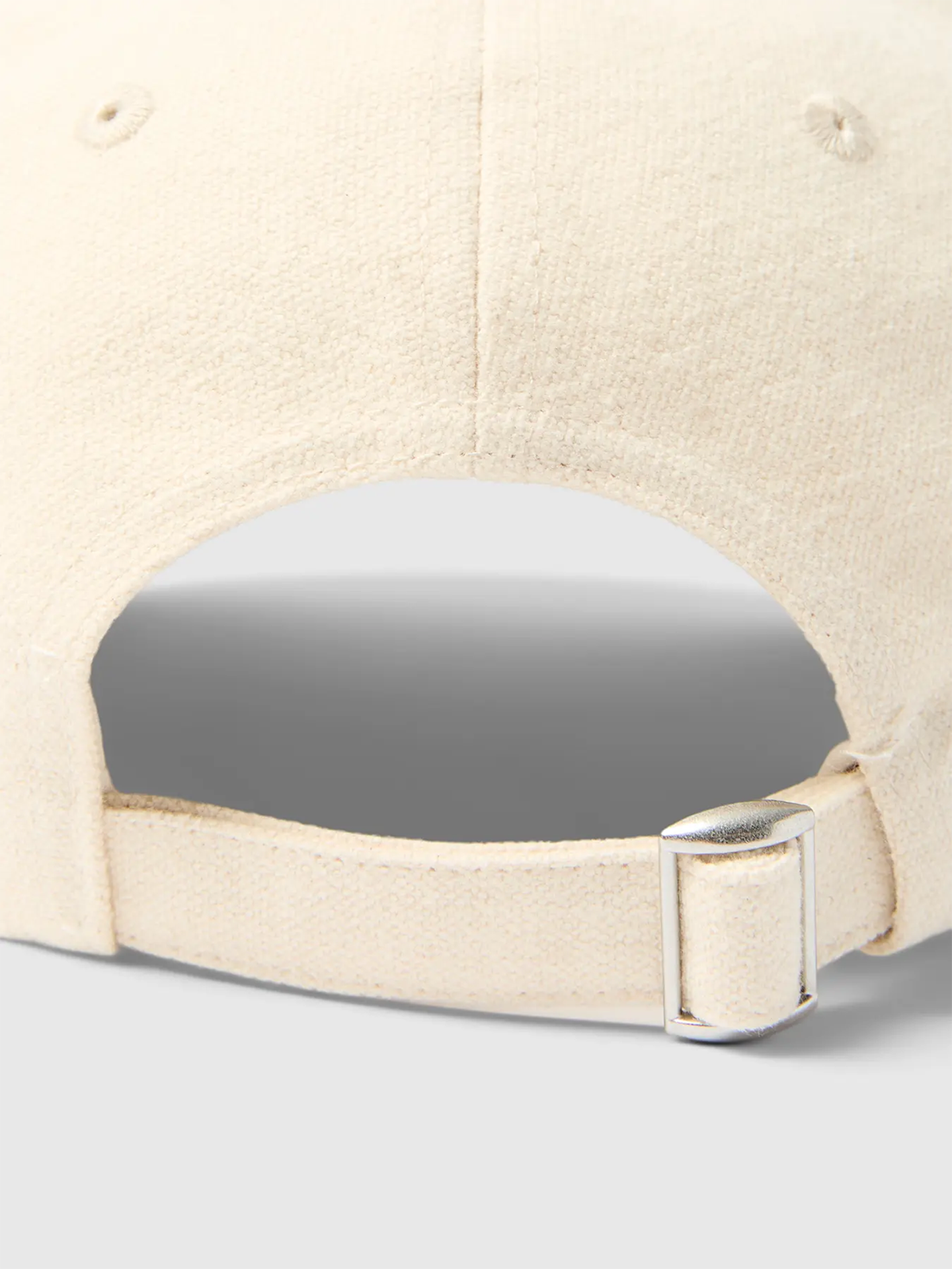 Winny-Caya Cap