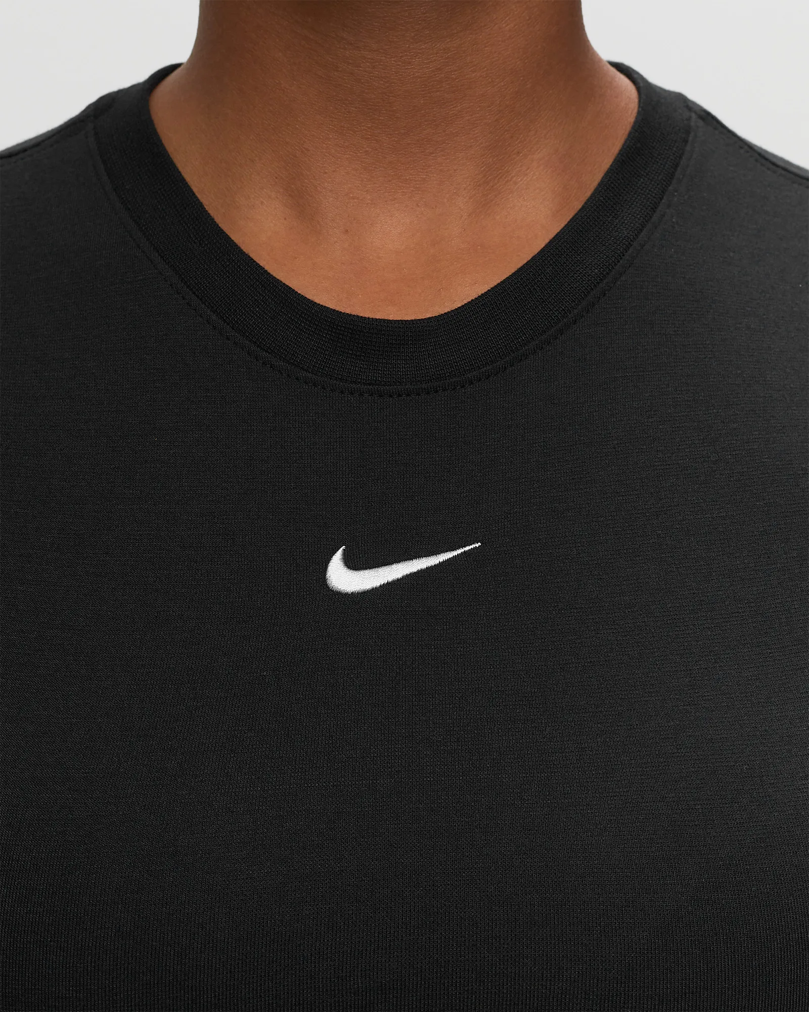 Nike Nike Sportswear Essential Women's Slim-Fit Crop T-Shirt