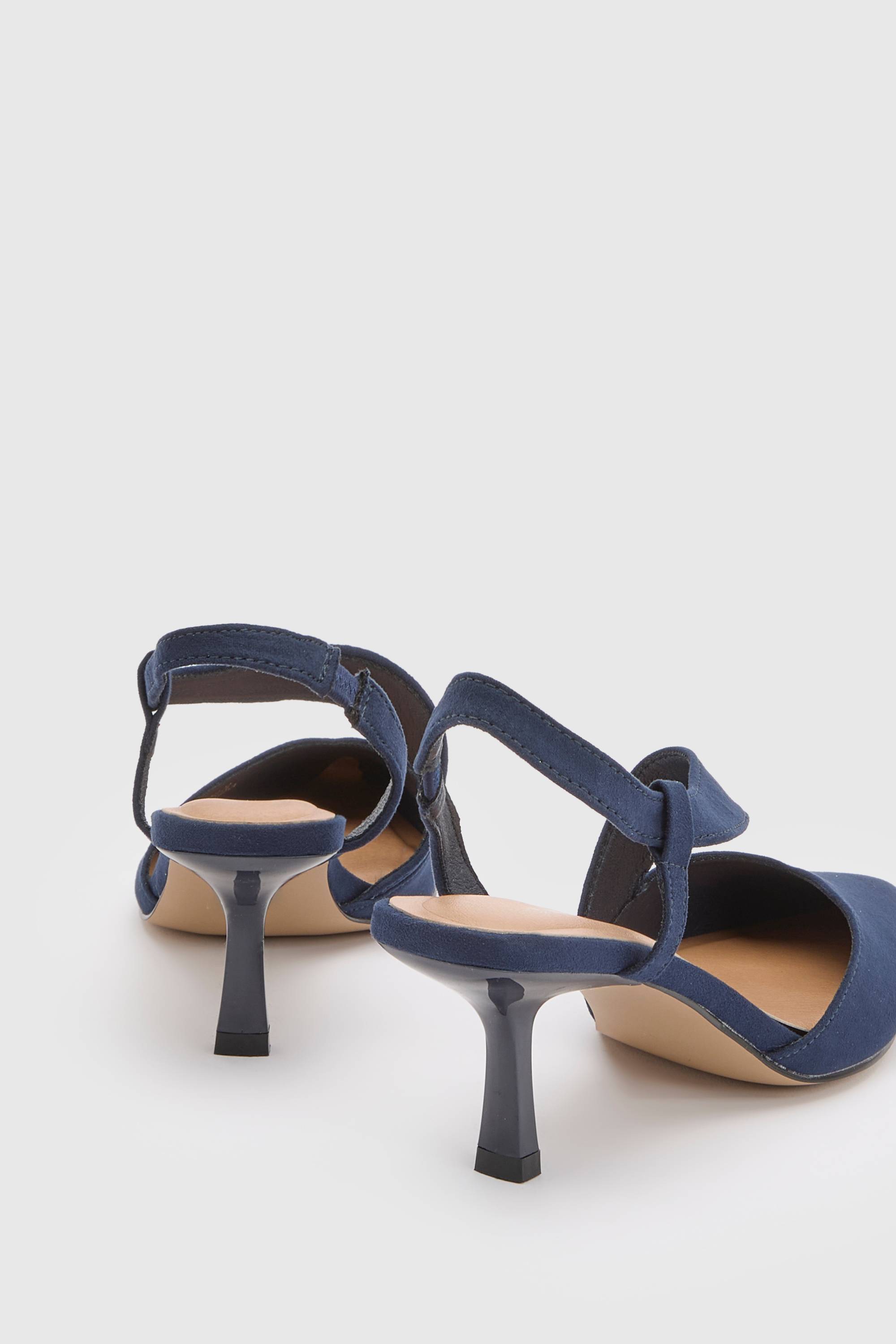 Wallis Chaussures De Ville Evelyn À Talon Bobine Avec Bride Arrière Asymétrique Et Confort Chaussette