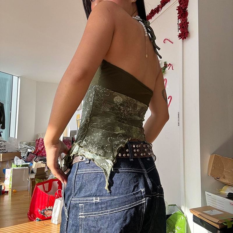 Honet - Haltertop met metalen ringpatroonprint, open rug en crop top
