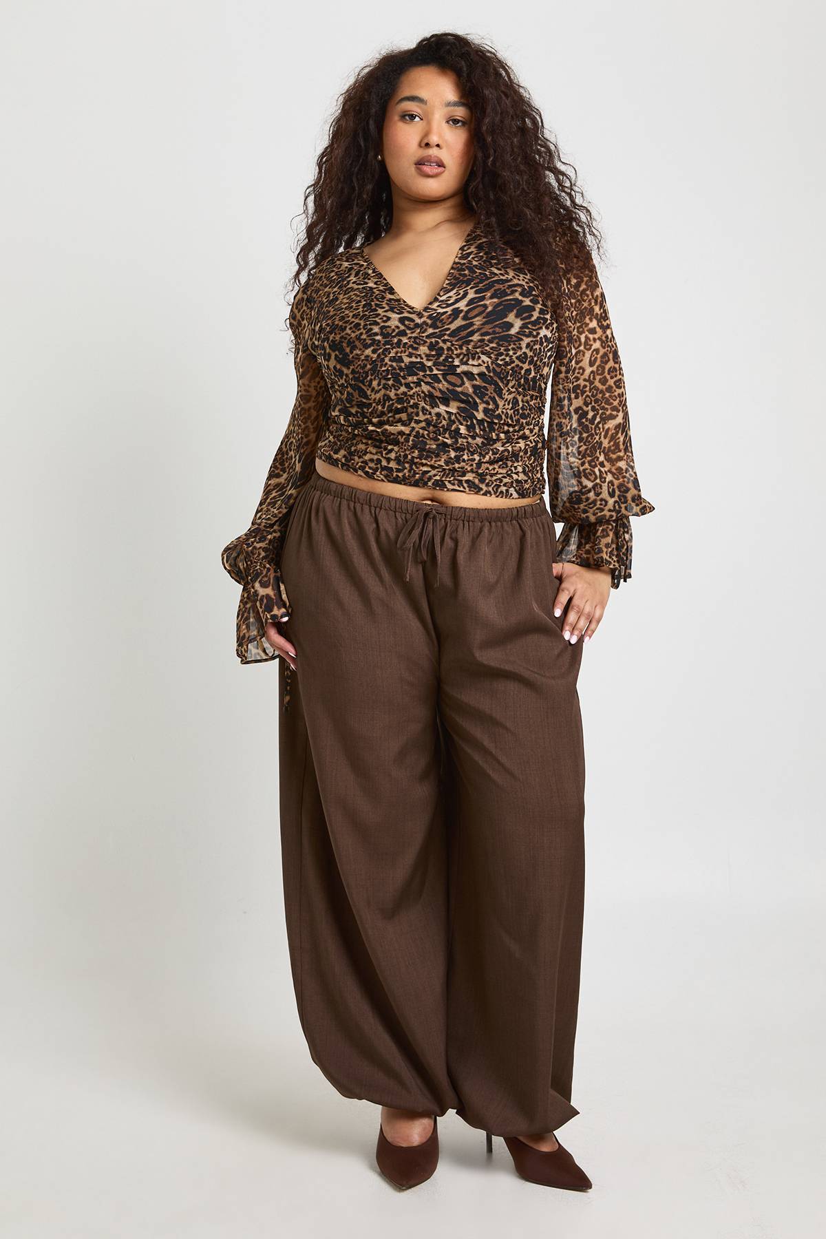 boohoo Haut Grande Taille à Imprimé Léopard avec Manches Bouffantes Resserrées