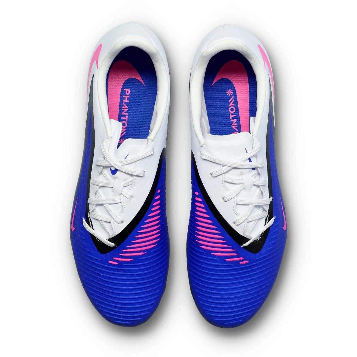 Chuteira Nike Phantom 6 Low Academy FG/MG