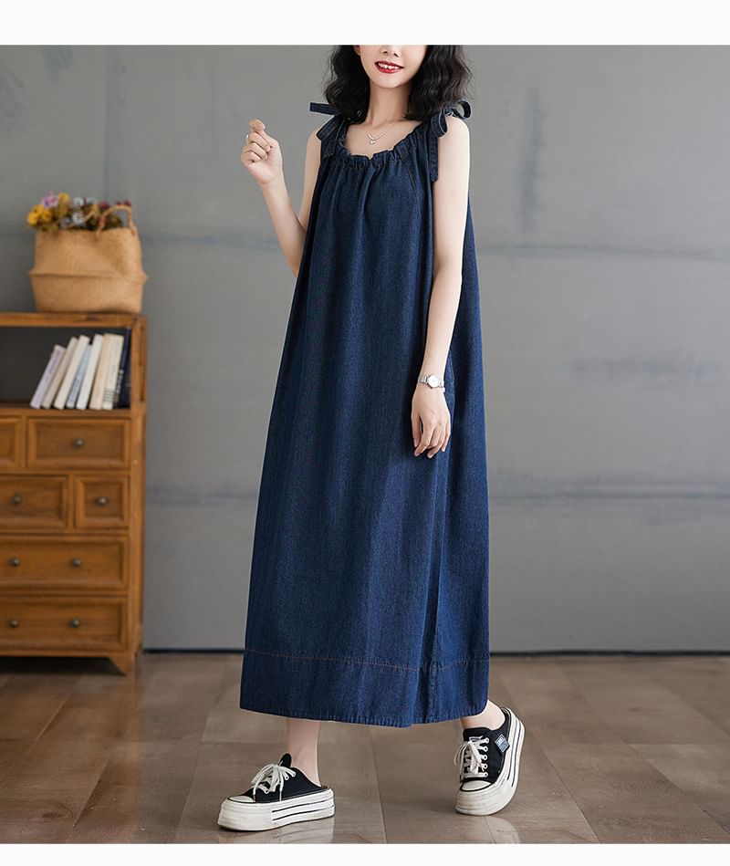 Lewwe - Mouwloze midi-tuniekjurk met ronde hals en gewassen denim