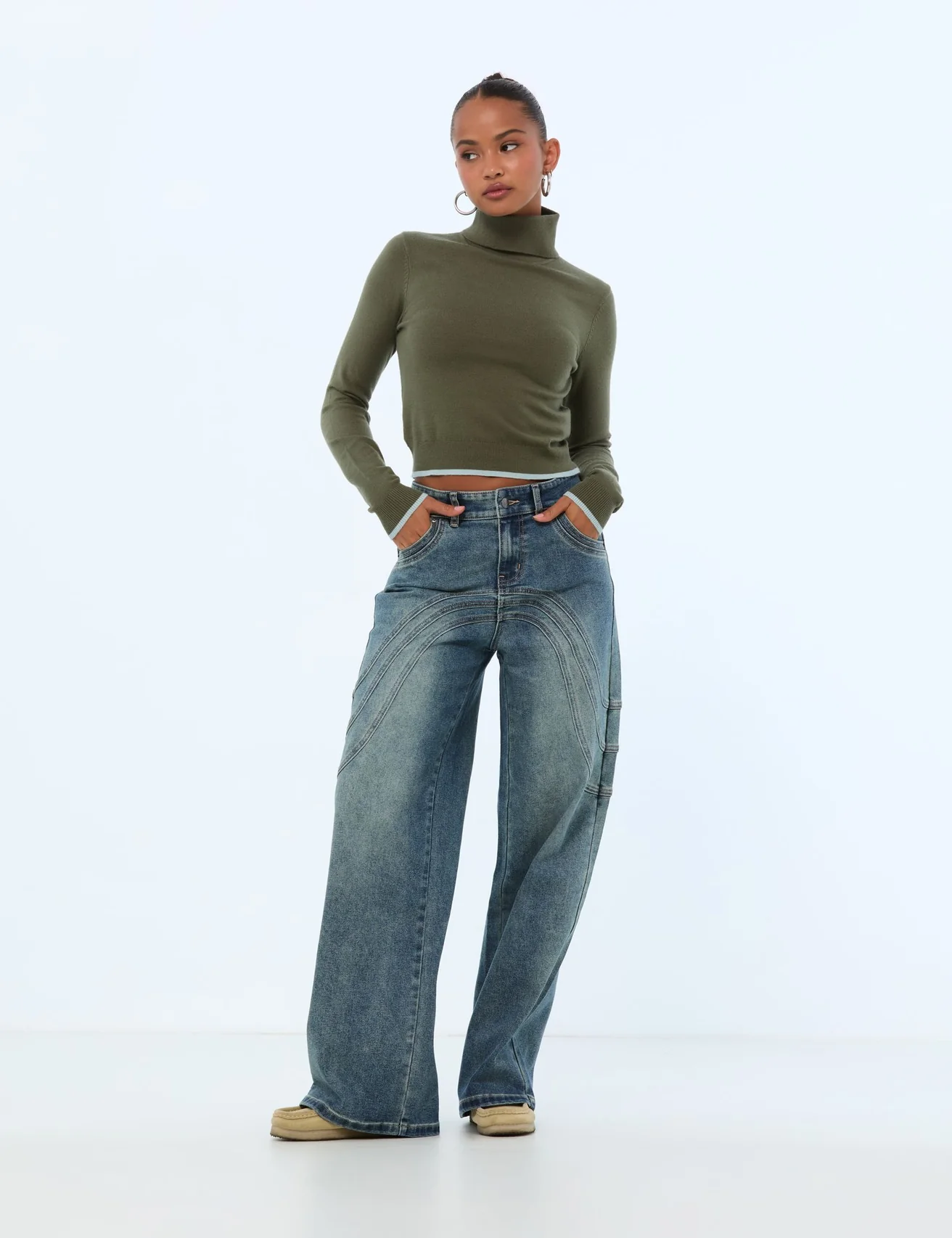 Pull col roulé vert olive