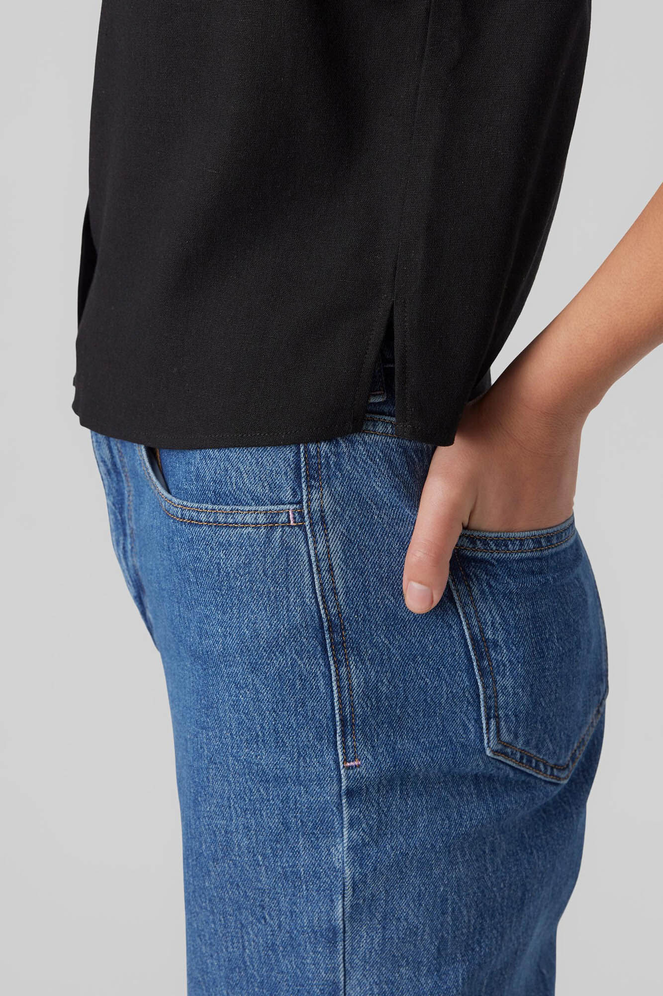 Blusa de linho de manga curta - Preta