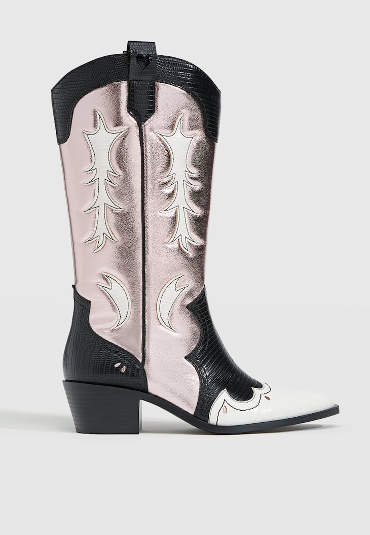 Botas de cowboy com detalhes metálicos