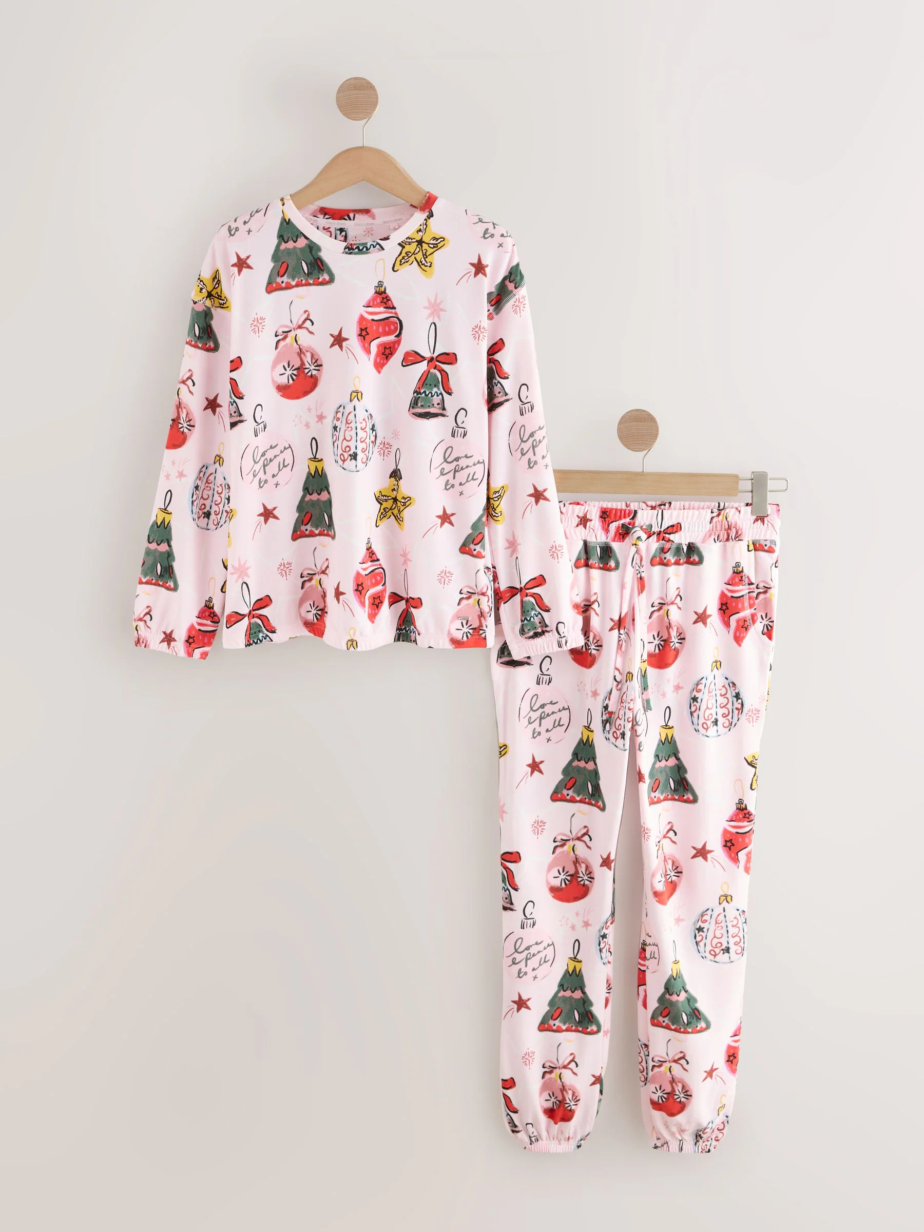 Roze kerstbal - Behaaglijke pyjama met lange mouwen