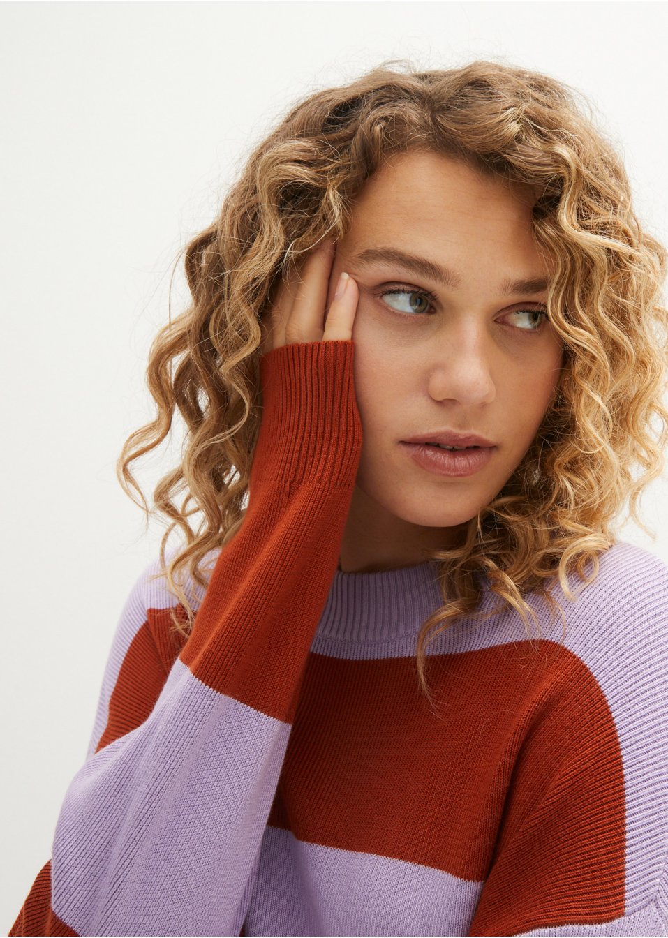 Pull en fine maille à col rond avec rayures blocs