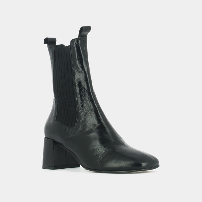 Bottines à talons et fronces  en cuir vieilli noir