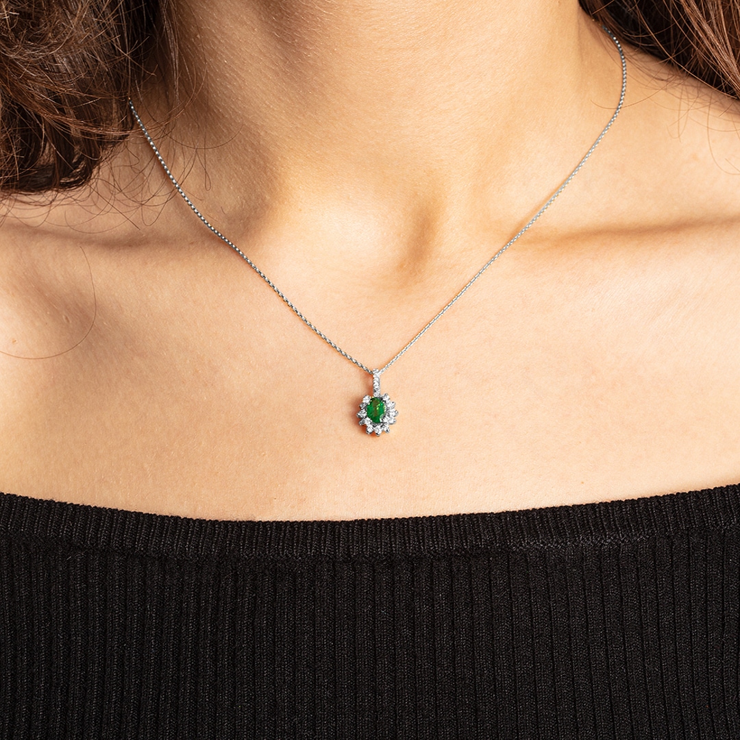Collier 750/18 K Weissgold mit Diamanten 0.26 ct H/si & Smaragd 0.62 ct