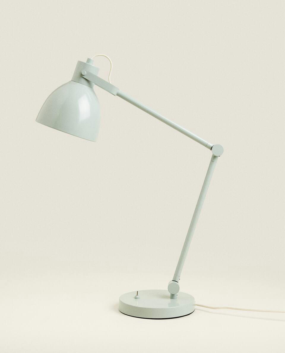 LUMINÁRIA DE MESA LAQUEADA COM BRAÇO ARTICULADO