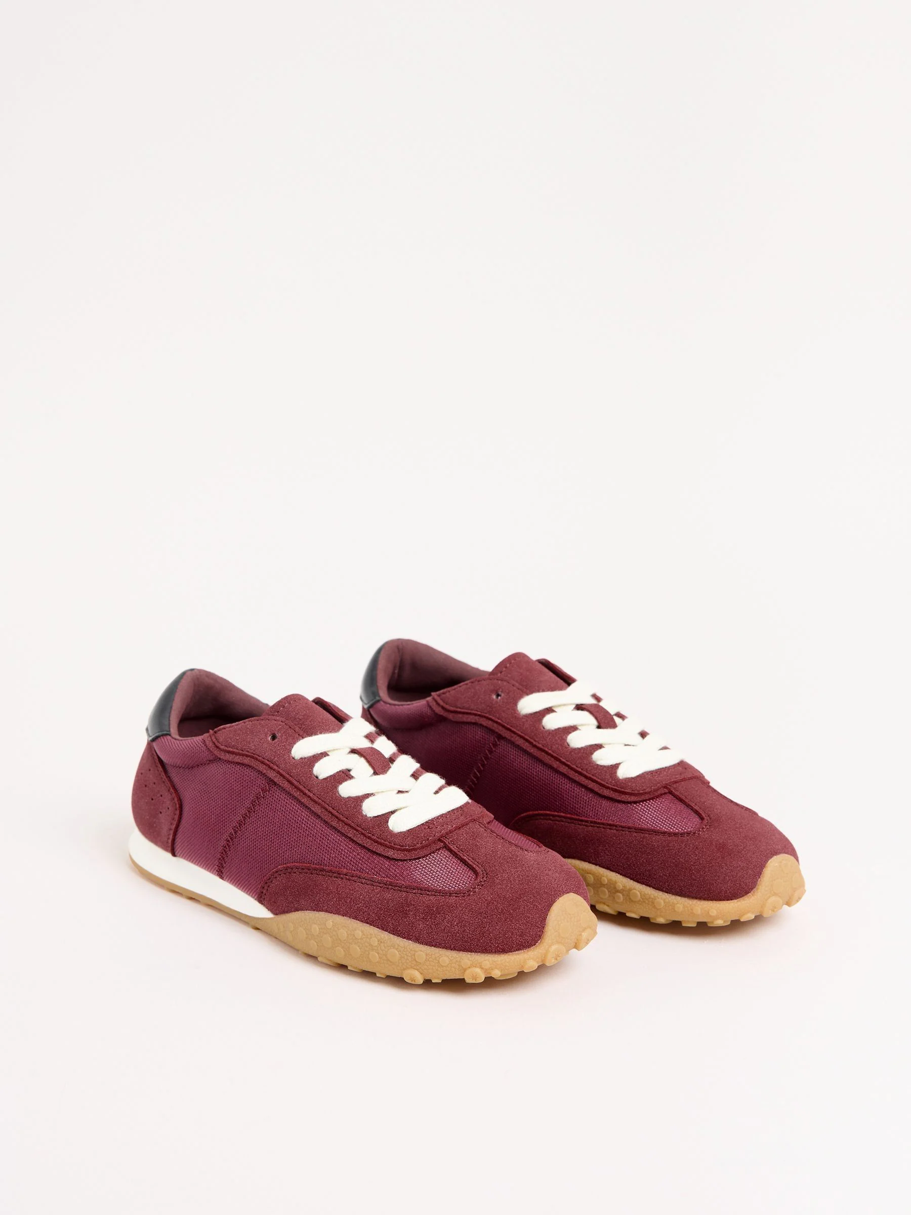 Bordeauxrood - Friends Like These Slim Lace Up Retro Runner Sports Trainers