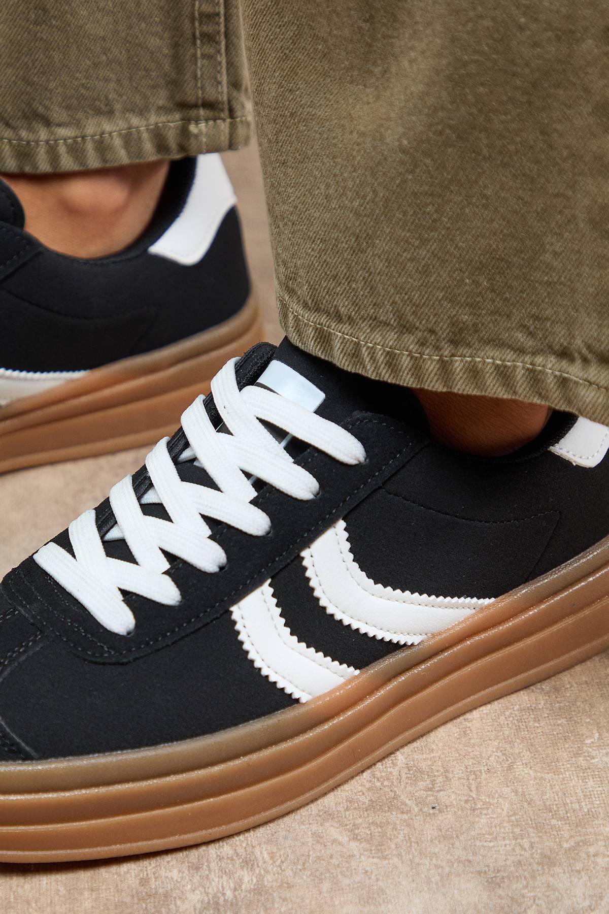 Oasis Baskets Plateforme à Lacets Lorina en synthétique