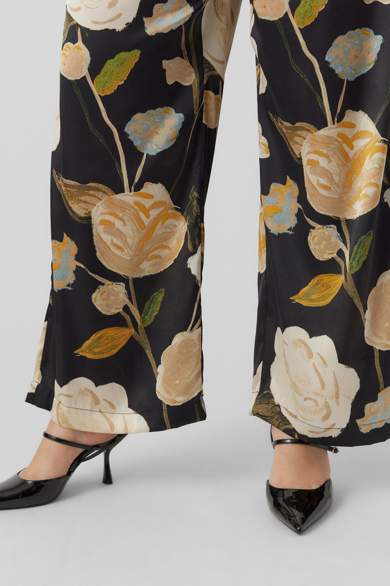 Calças de cetim plus size - Pretas