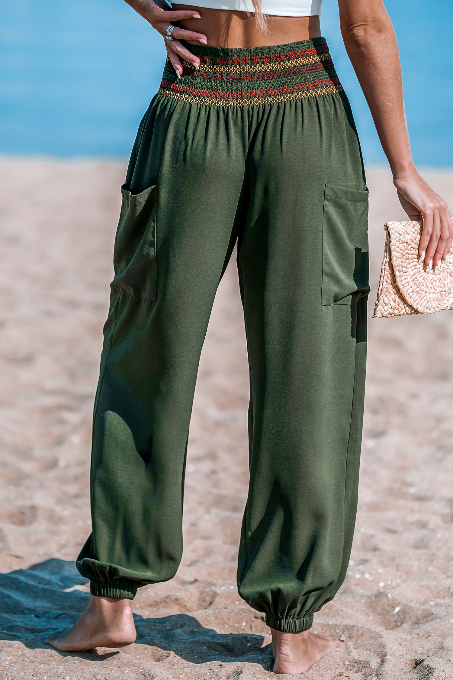 Pantalon trapèze avec taille à smocks et poches plaquées olive