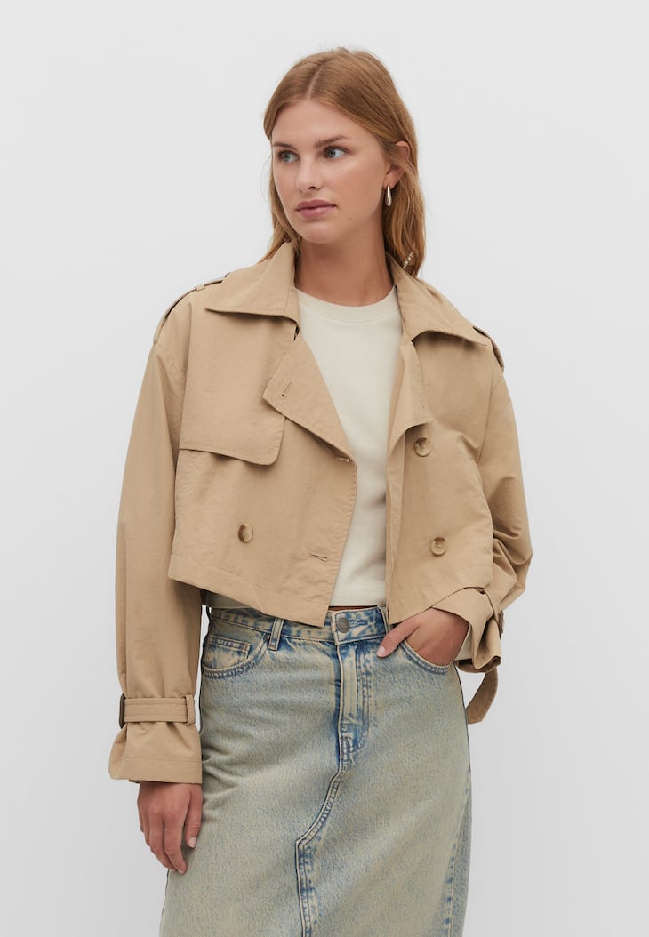 Trench coat curto e oversized com efeito vincado